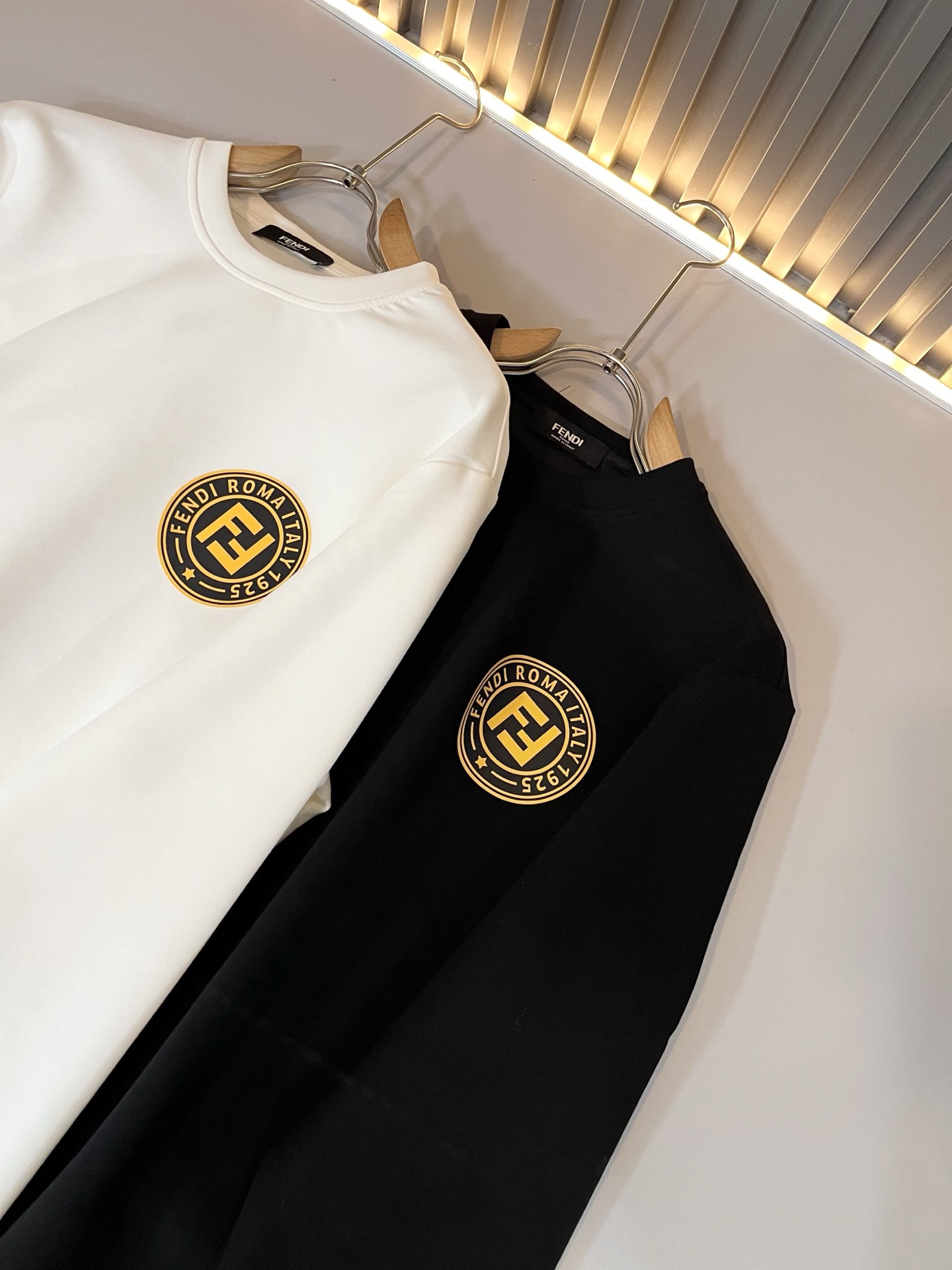 【⚠️最大穿240斤】 FEN*I 芬*迪2025秋冬新款FD家族男女同款卫衣，男女同款👫百搭。意大利原