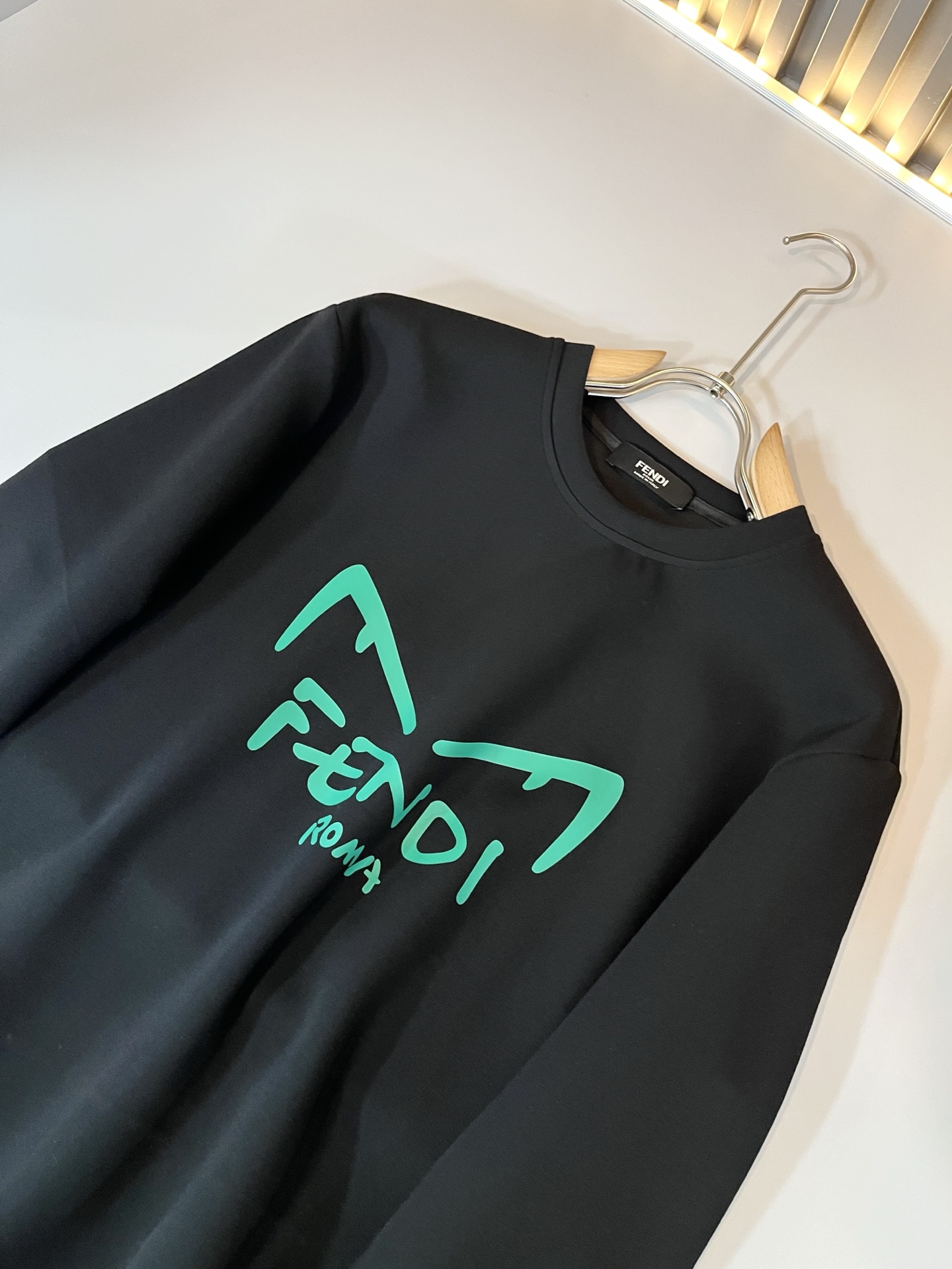 【⚠️最大穿240斤】 FEN*I 芬*迪2025秋冬新款FD家族男女同款卫衣，男女同款👫百搭。意大利原