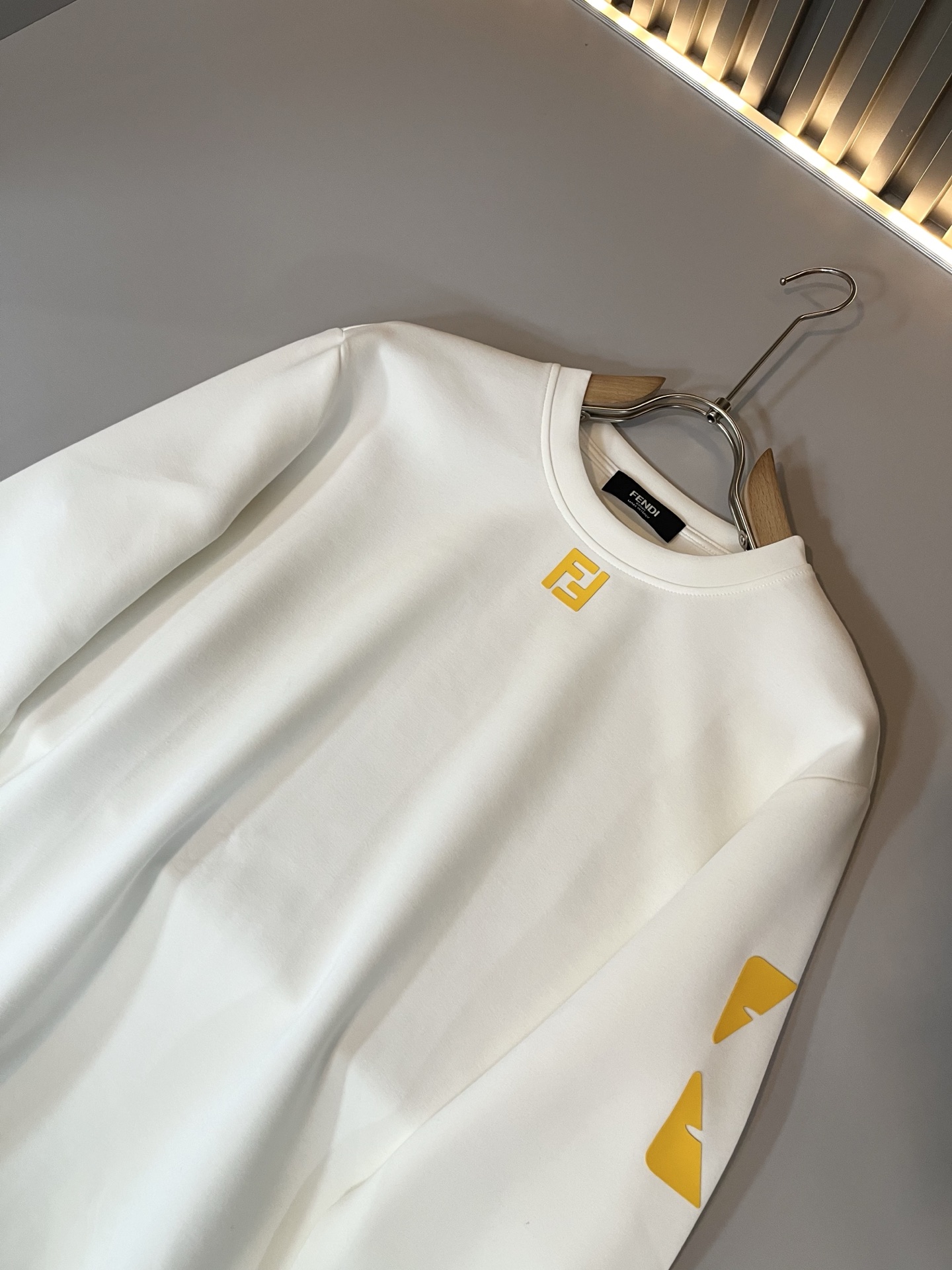 【⚠️最大穿240斤】 FEN*I 芬*迪2025秋冬新款FD家族男女同款卫衣，男女同款👫百搭。意大利原