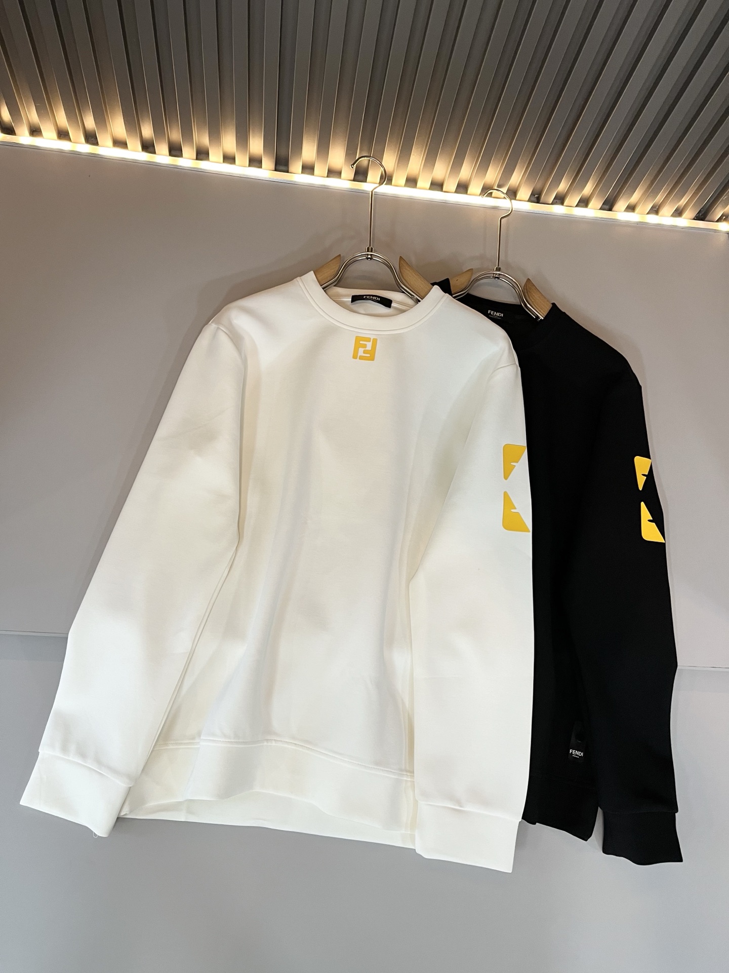 【⚠️最大穿240斤】 FEN*I 芬*迪2025秋冬新款FD家族男女同款卫衣，男女同款👫百搭。意大利原