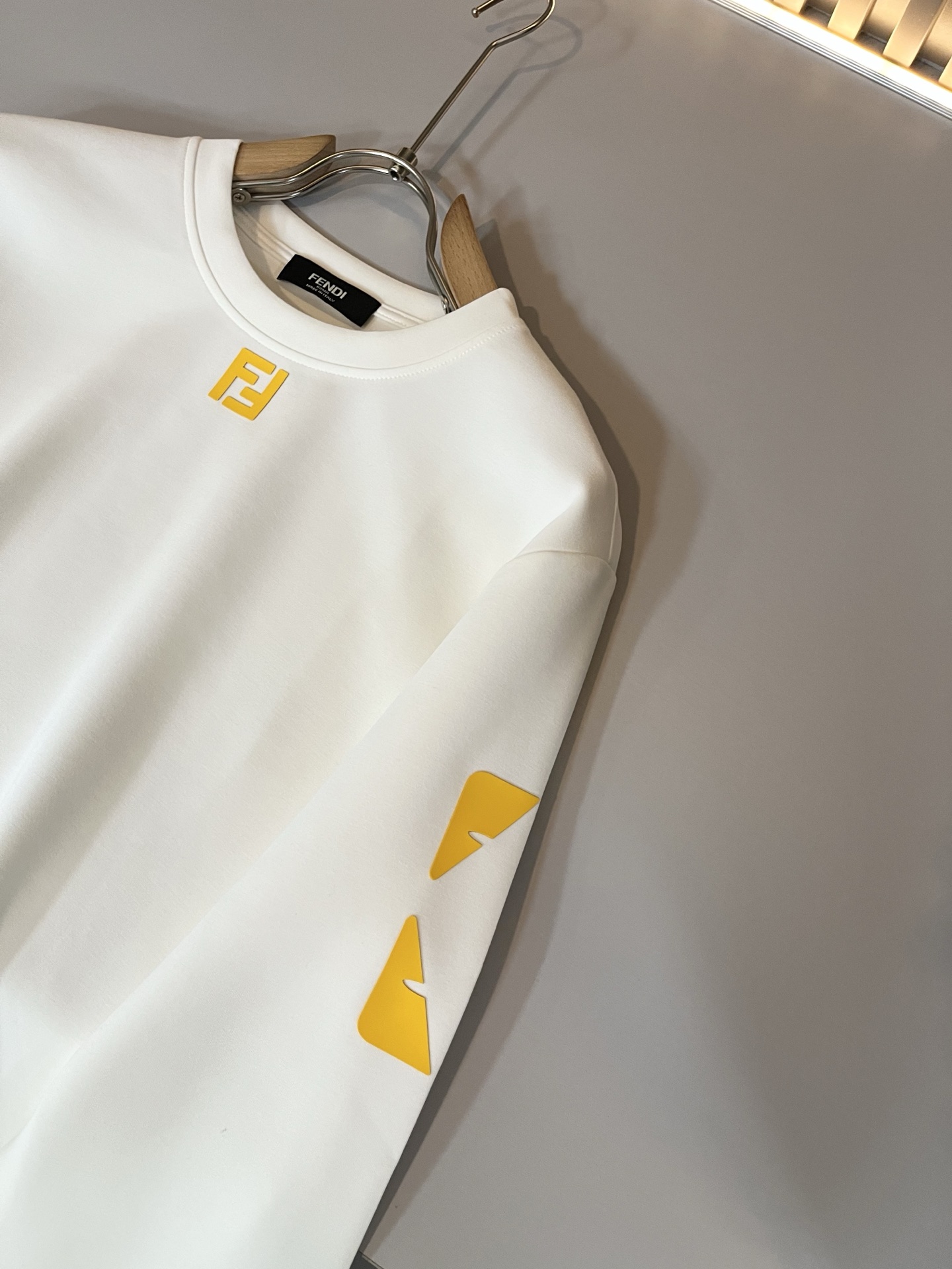 【⚠️最大穿240斤】 FEN*I 芬*迪2025秋冬新款FD家族男女同款卫衣，男女同款👫百搭。意大利原