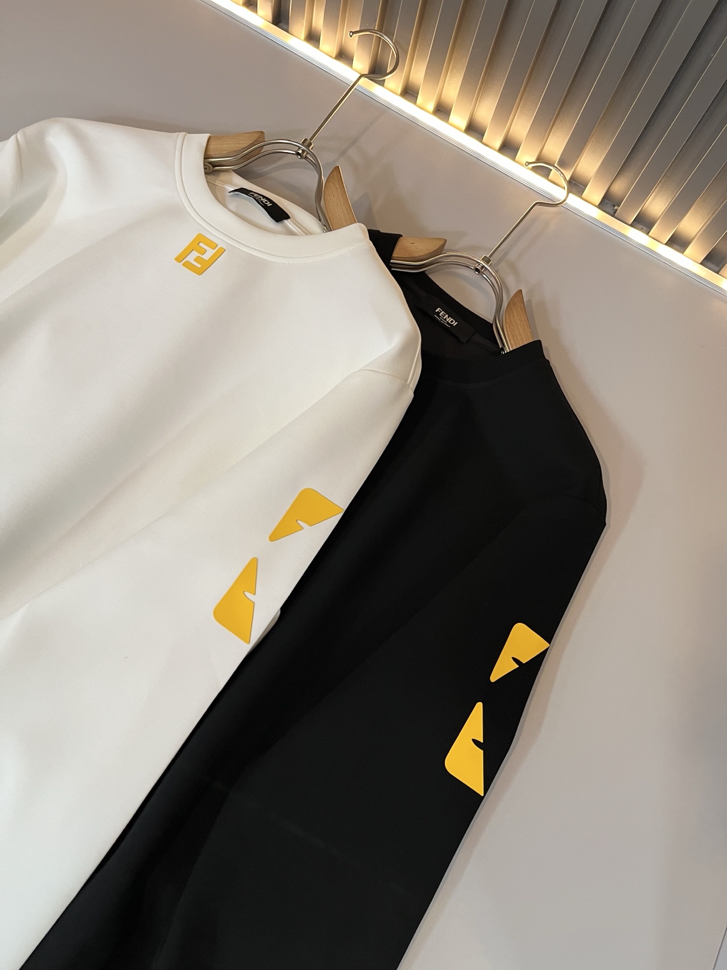 【⚠️最大穿240斤】 FEN*I 芬*迪2025秋冬新款FD家族男女同款卫衣，男女同款👫百搭。意大利原