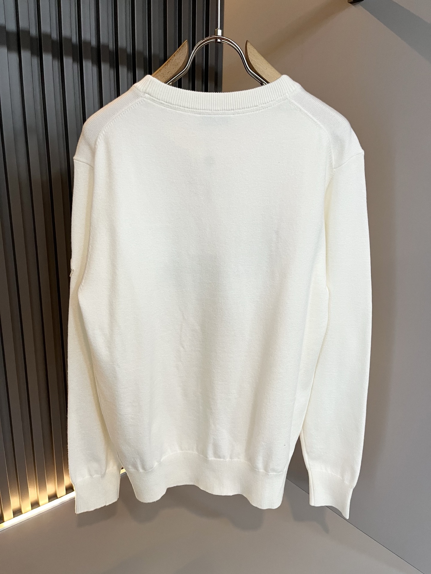 Moncl*r蒙*口 2025秋冬男女同款情侣款👫最新的贸易订单针织羊毛衫，全品相！！网红款！工艺采用针