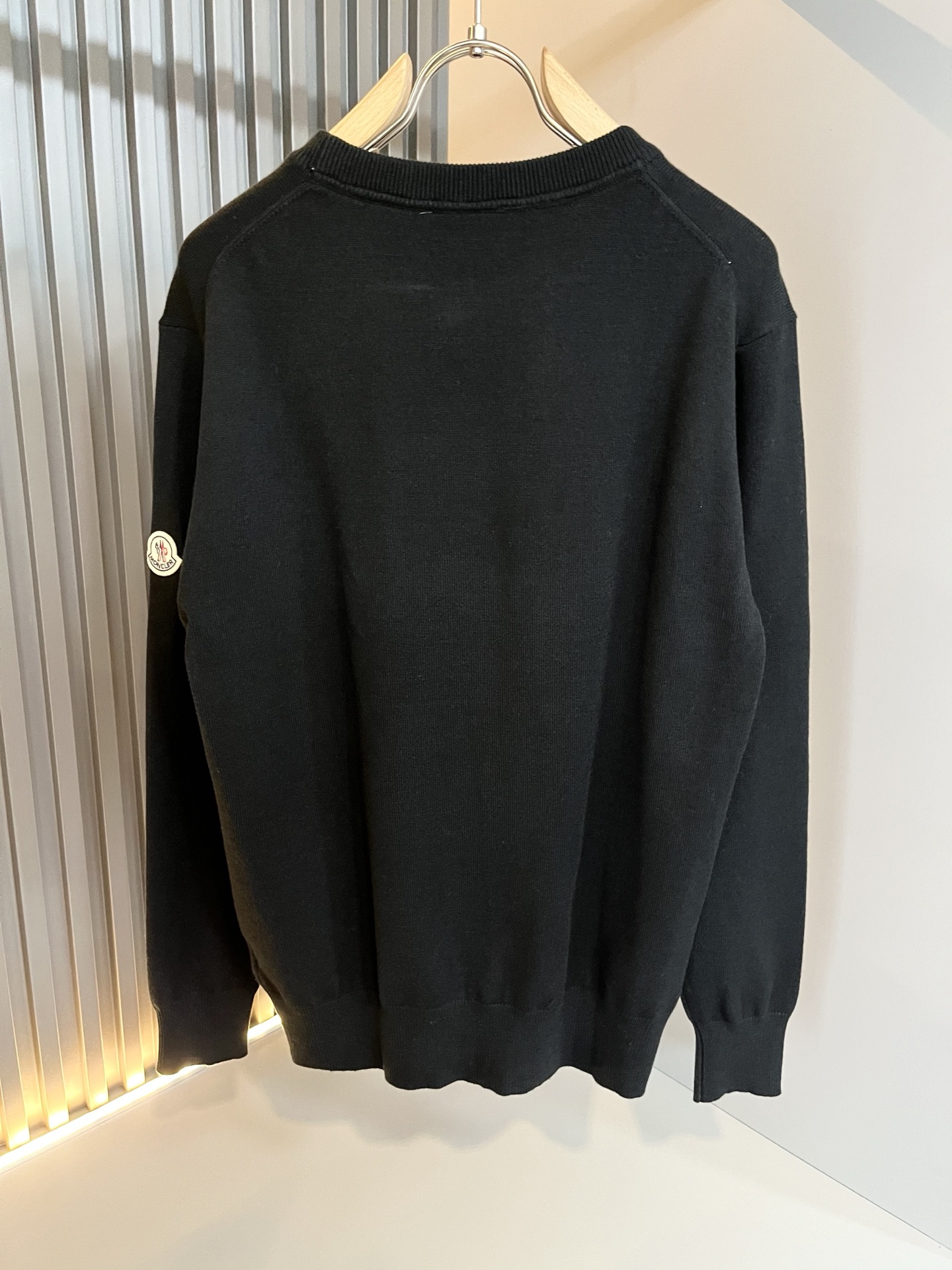 Moncl*r蒙*口 2025秋冬男女同款情侣款👫最新的贸易订单针织羊毛衫，全品相！！网红款！工艺采用针