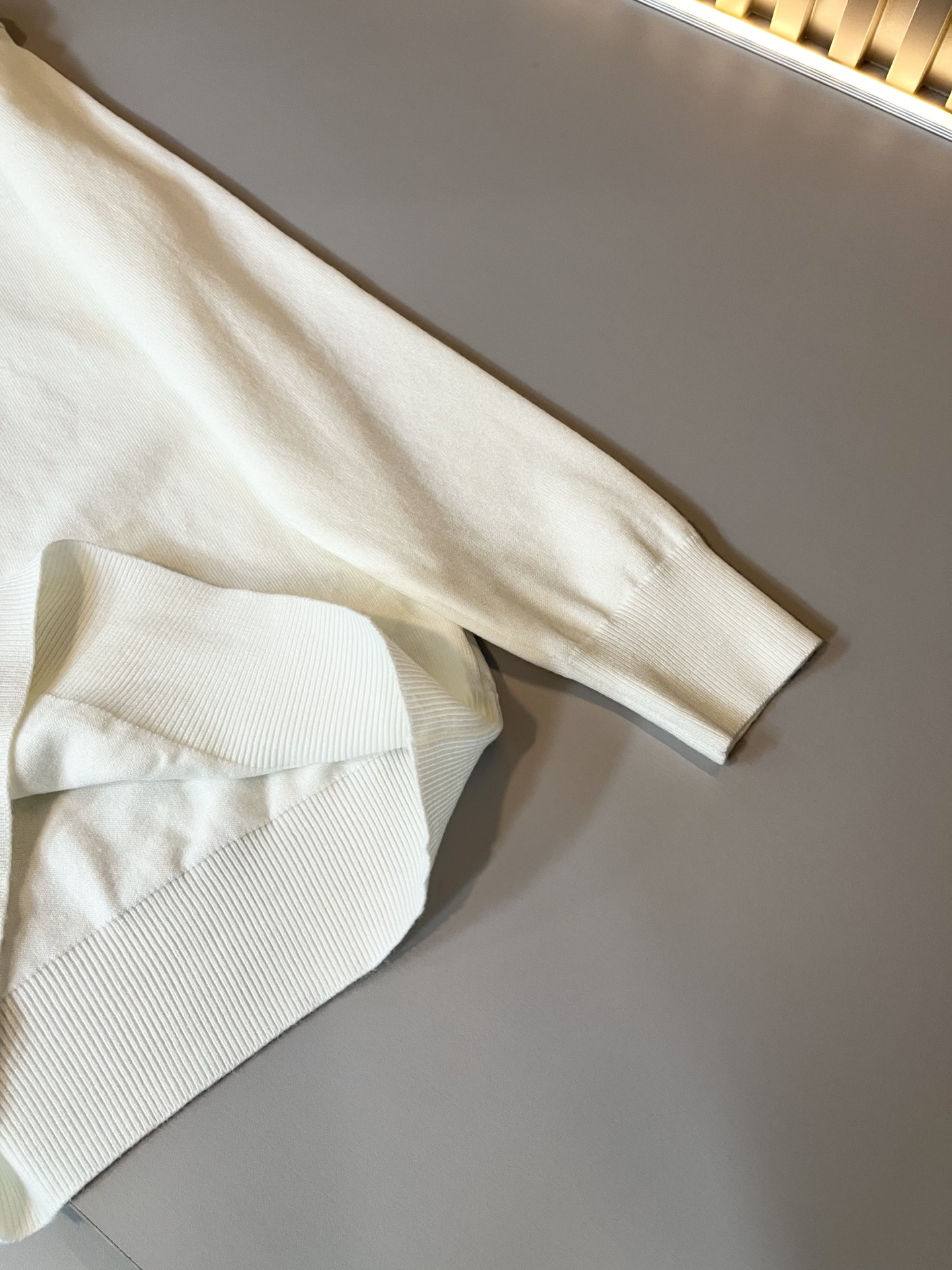 Louis Vuit*on 2025秋冬路易家族轻奢Monogram钩织针织羊毛衫！男女同款👫装饰！ 路