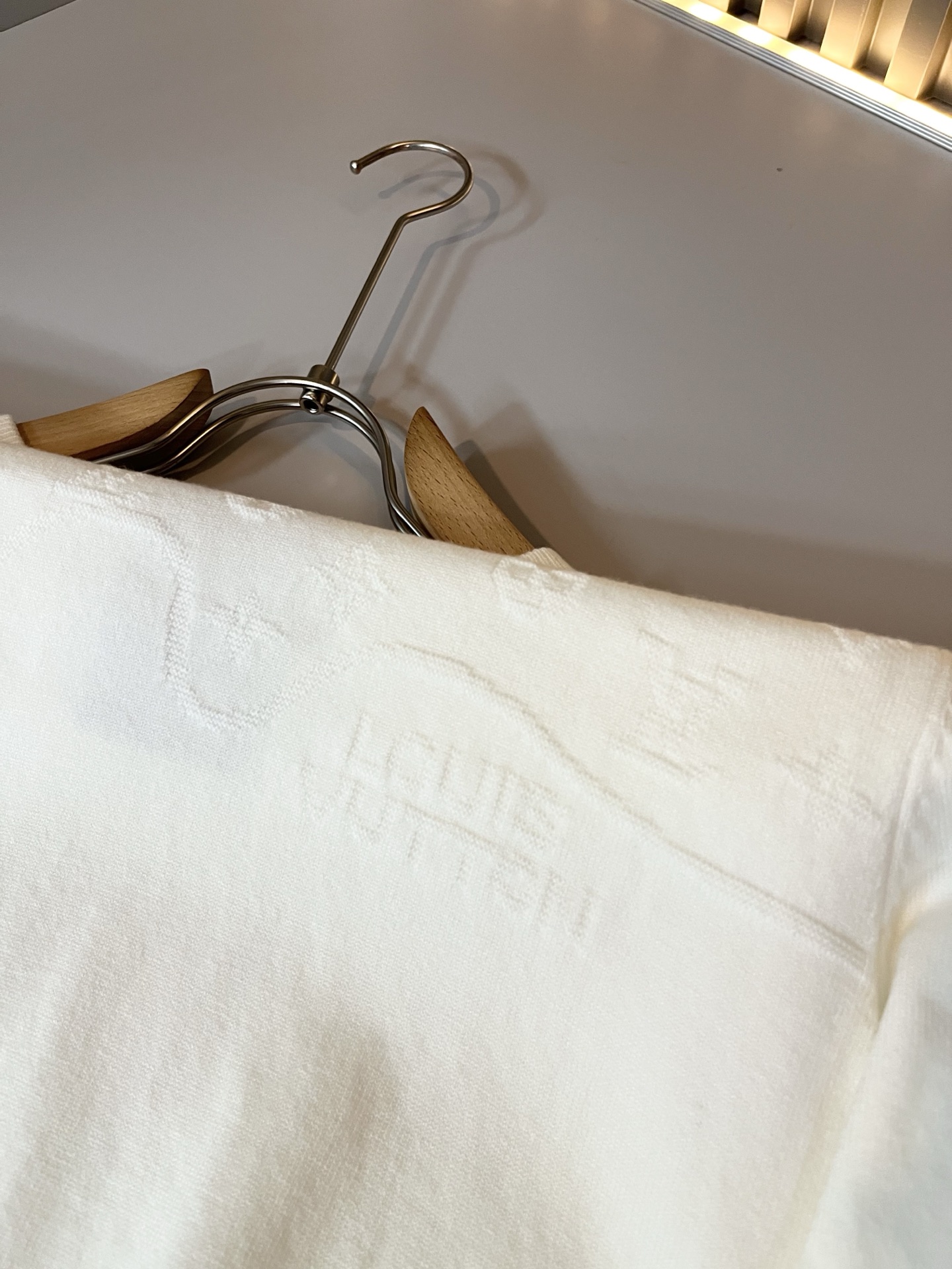 Louis Vuit*on 2025秋冬路易家族轻奢Monogram钩织针织羊毛衫！男女同款👫装饰！ 路