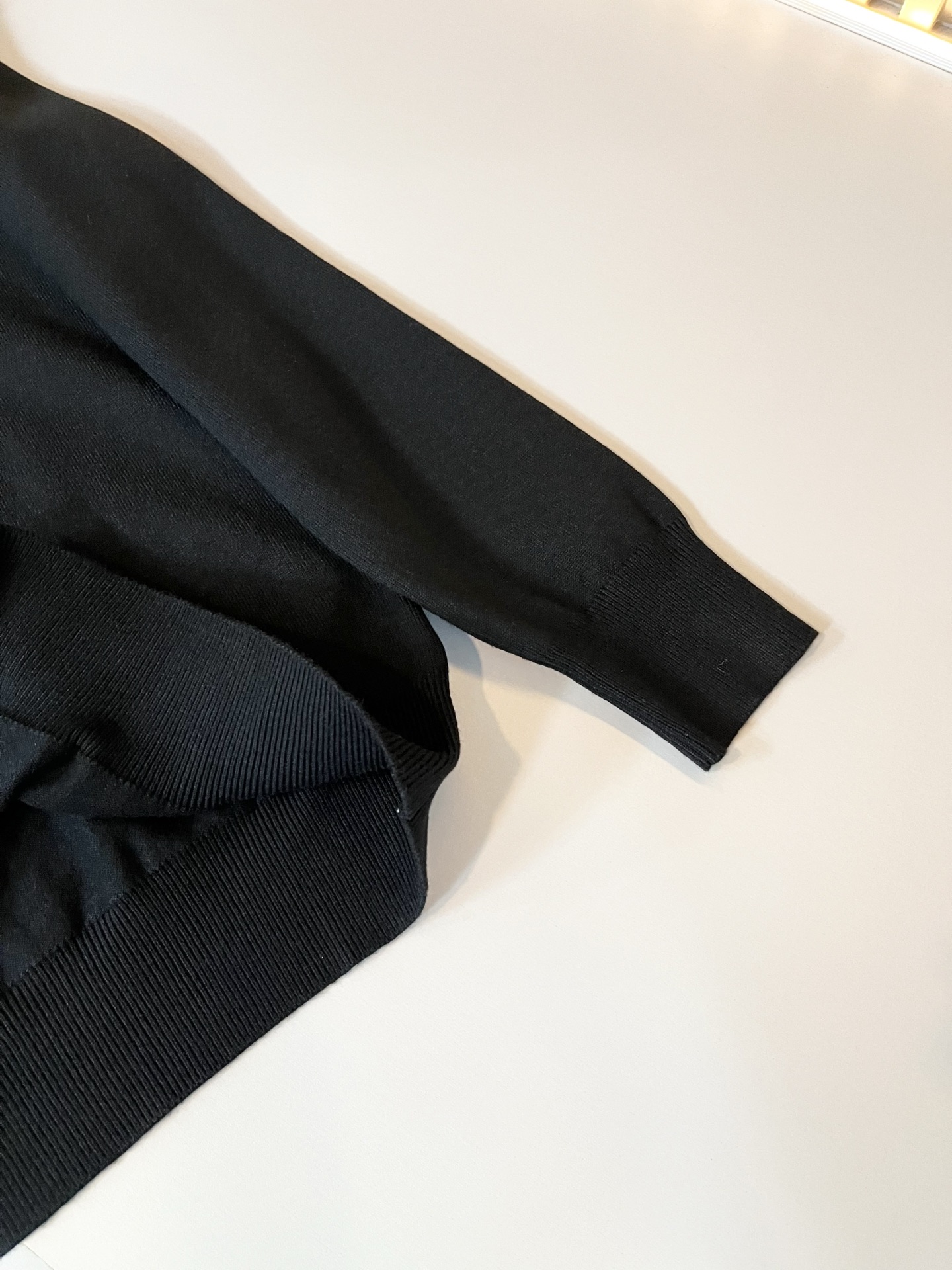 Louis Vuit*on 2025秋冬路易家族轻奢Monogram钩织针织羊毛衫！男女同款👫装饰！ 路