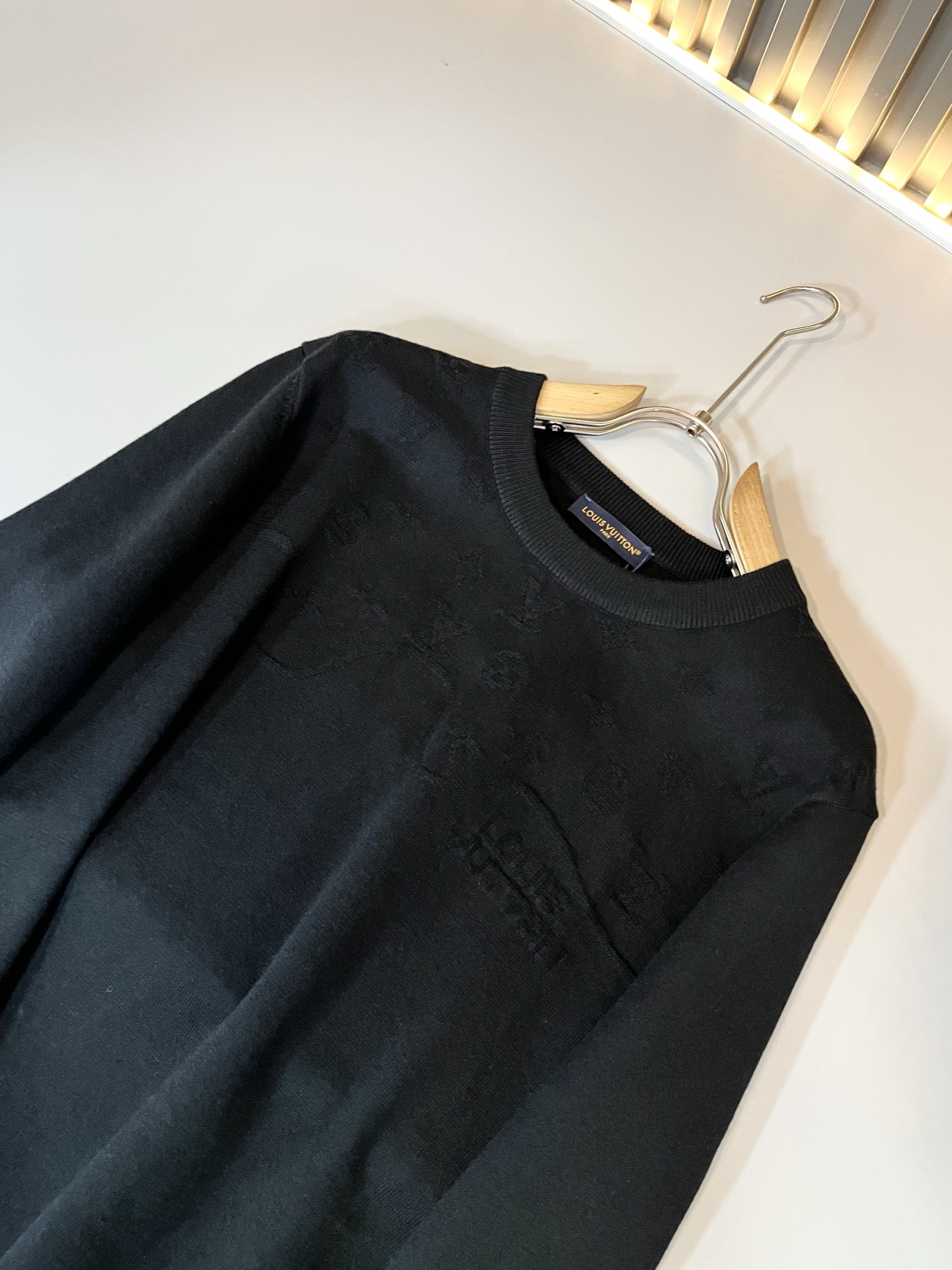 Louis Vuit*on 2025秋冬路易家族轻奢Monogram钩织针织羊毛衫！男女同款👫装饰！ 路