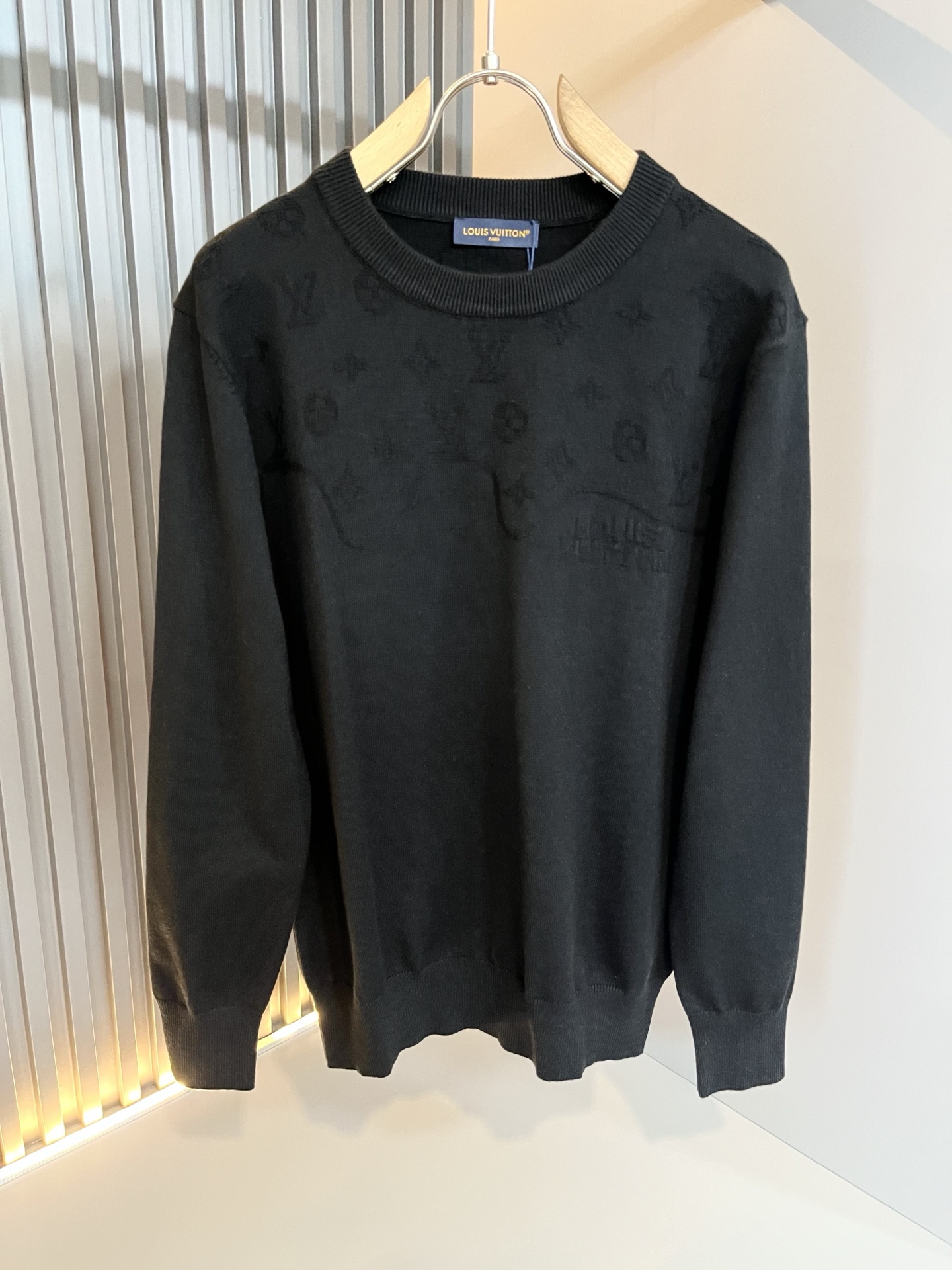 Louis Vuit*on 2025秋冬路易家族轻奢Monogram钩织针织羊毛衫！男女同款👫装饰！ 路