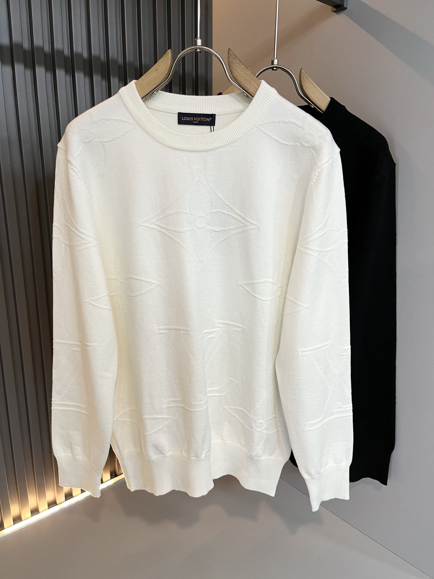 Louis Vuit*on 2025秋冬路易家族轻奢Monogram钩织针织羊毛衫！男女同款👫装饰！ 路