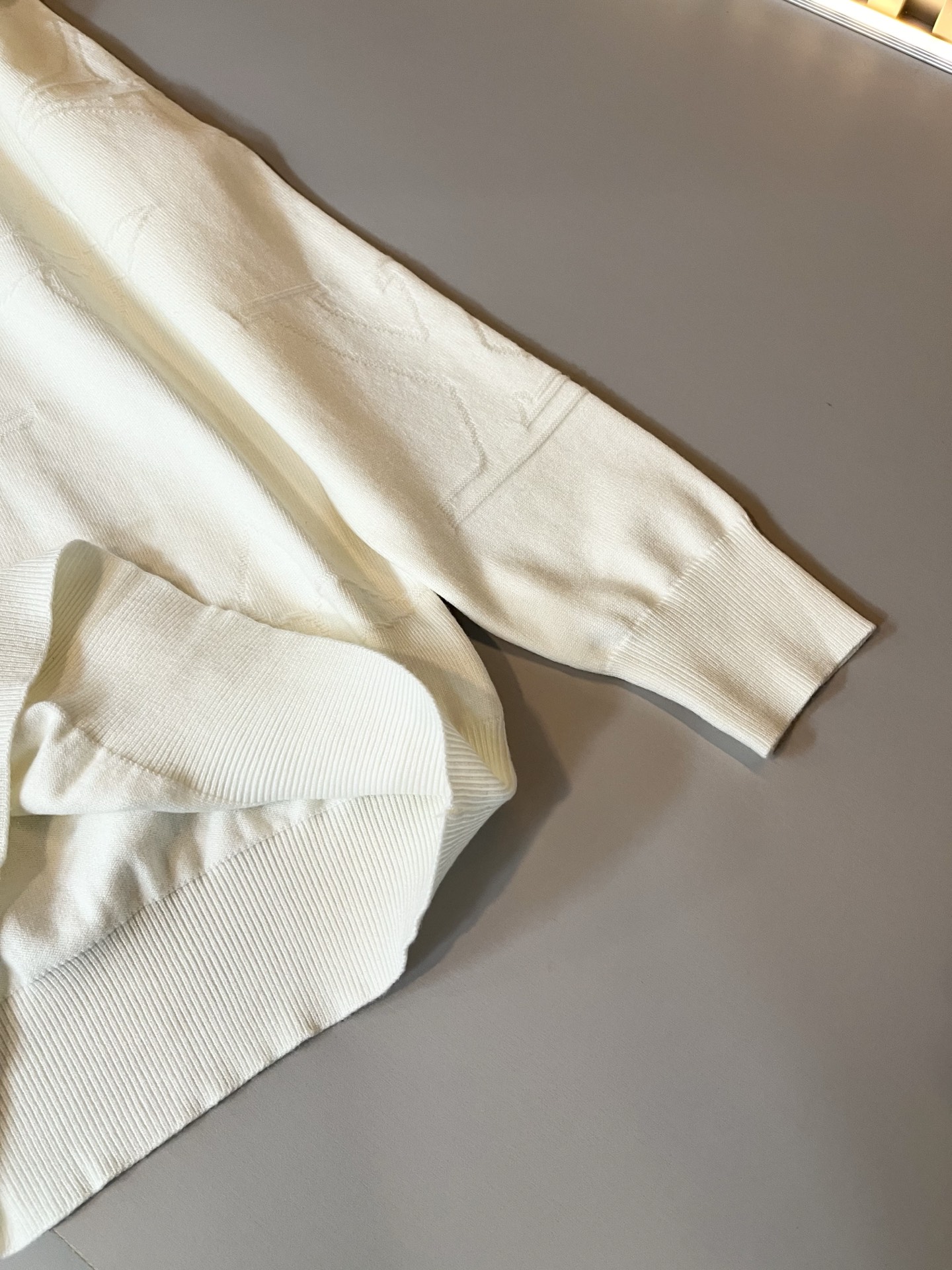 Louis Vuit*on 2025秋冬路易家族轻奢Monogram钩织针织羊毛衫！男女同款👫装饰！ 路