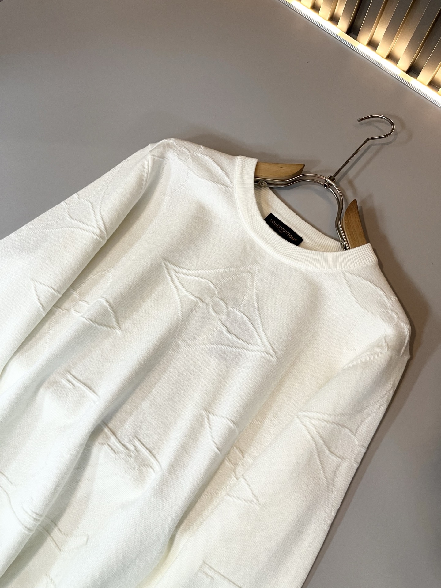 Louis Vuit*on 2025秋冬路易家族轻奢Monogram钩织针织羊毛衫！男女同款👫装饰！ 路