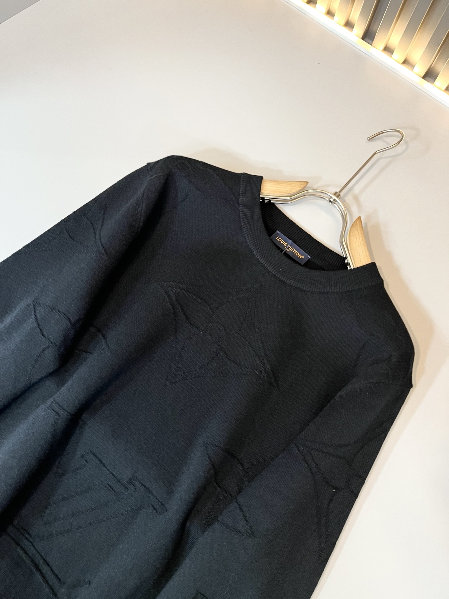 Louis Vuit*on 2025秋冬路易家族轻奢Monogram钩织针织羊毛衫！男女同款👫装饰！ 路