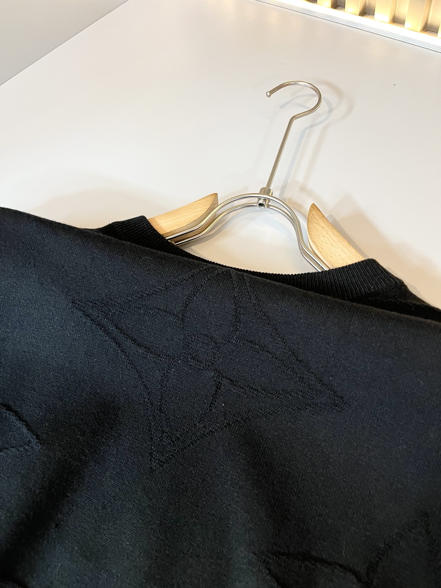 Louis Vuit*on 2025秋冬路易家族轻奢Monogram钩织针织羊毛衫！男女同款👫装饰！ 路