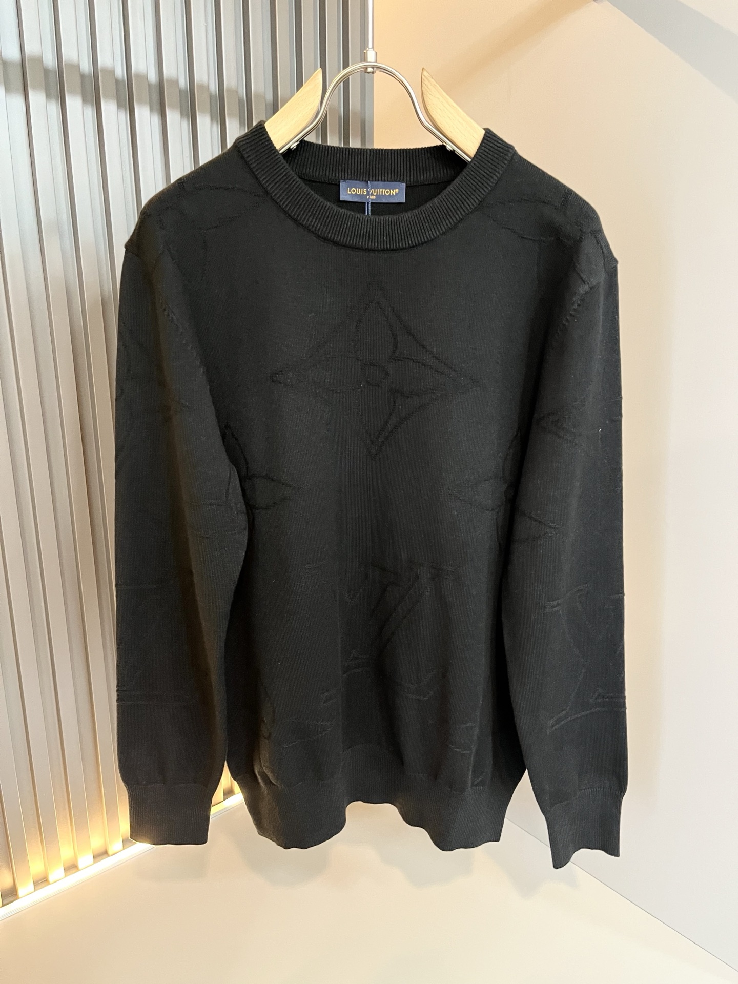 Louis Vuit*on 2025秋冬路易家族轻奢Monogram钩织针织羊毛衫！男女同款👫装饰！ 路
