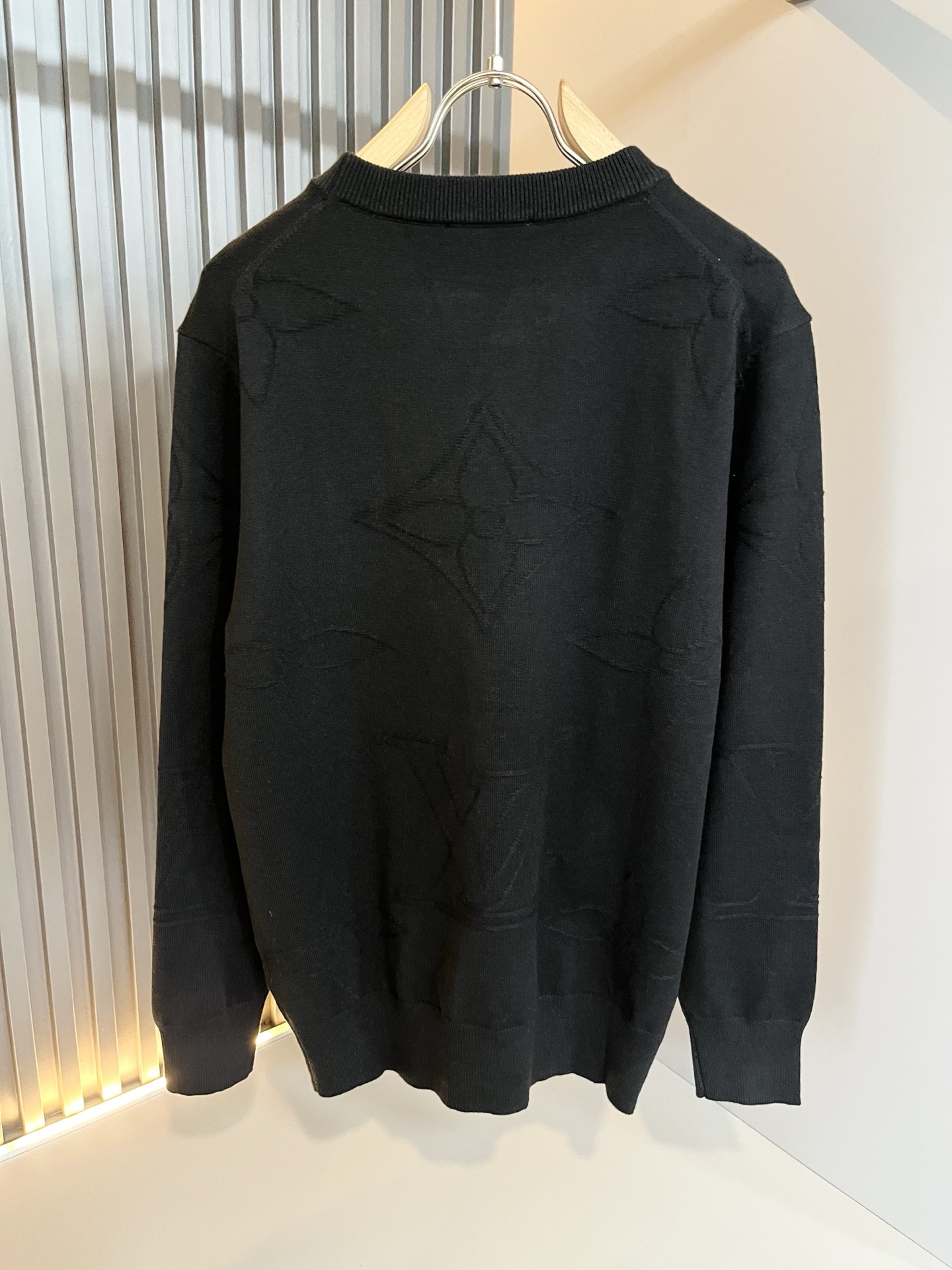 Louis Vuit*on 2025秋冬路易家族轻奢Monogram钩织针织羊毛衫！男女同款👫装饰！ 路