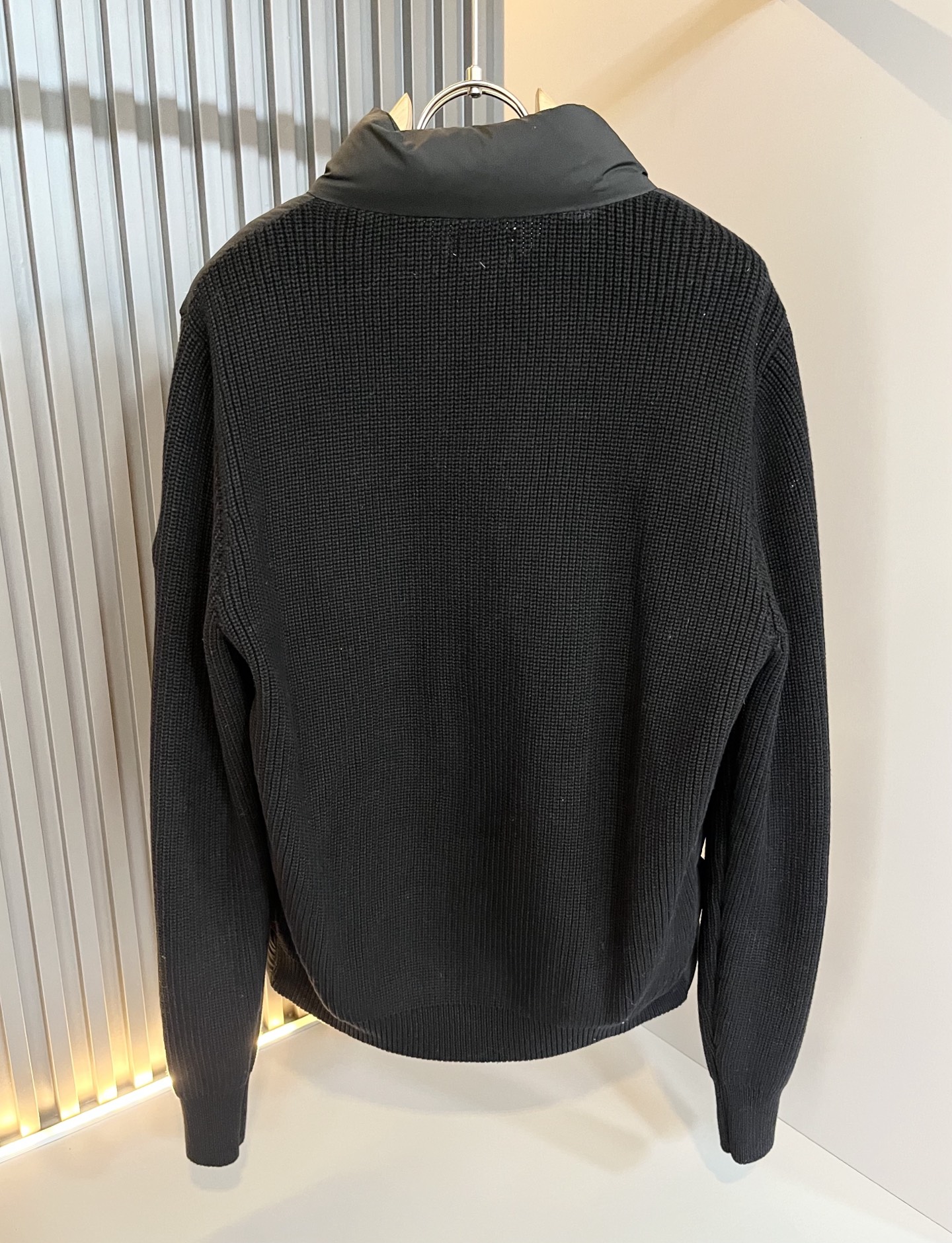 Monc*ler蒙*口 2025秋冬经典羽绒拼接羊毛夹克外套，都市时尚休闲款！面料超软面料帅酷爆款夹克外