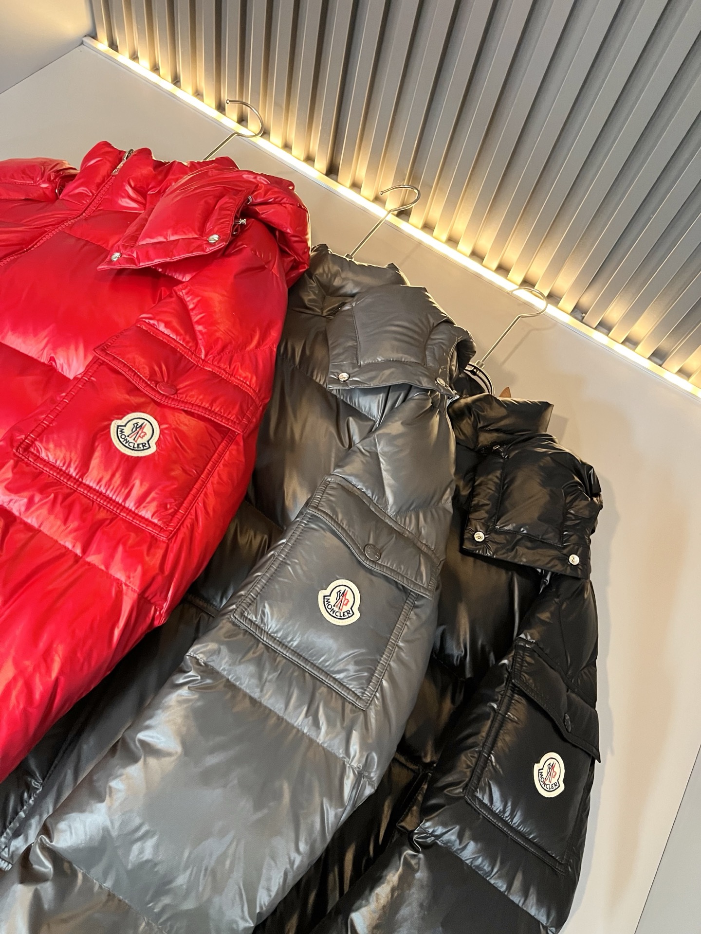 Mon*ler蒙口 2025秋冬新款男女同款👫羽绒服 ！年度的压轴款登场...匠心技艺于一身的经典款.高