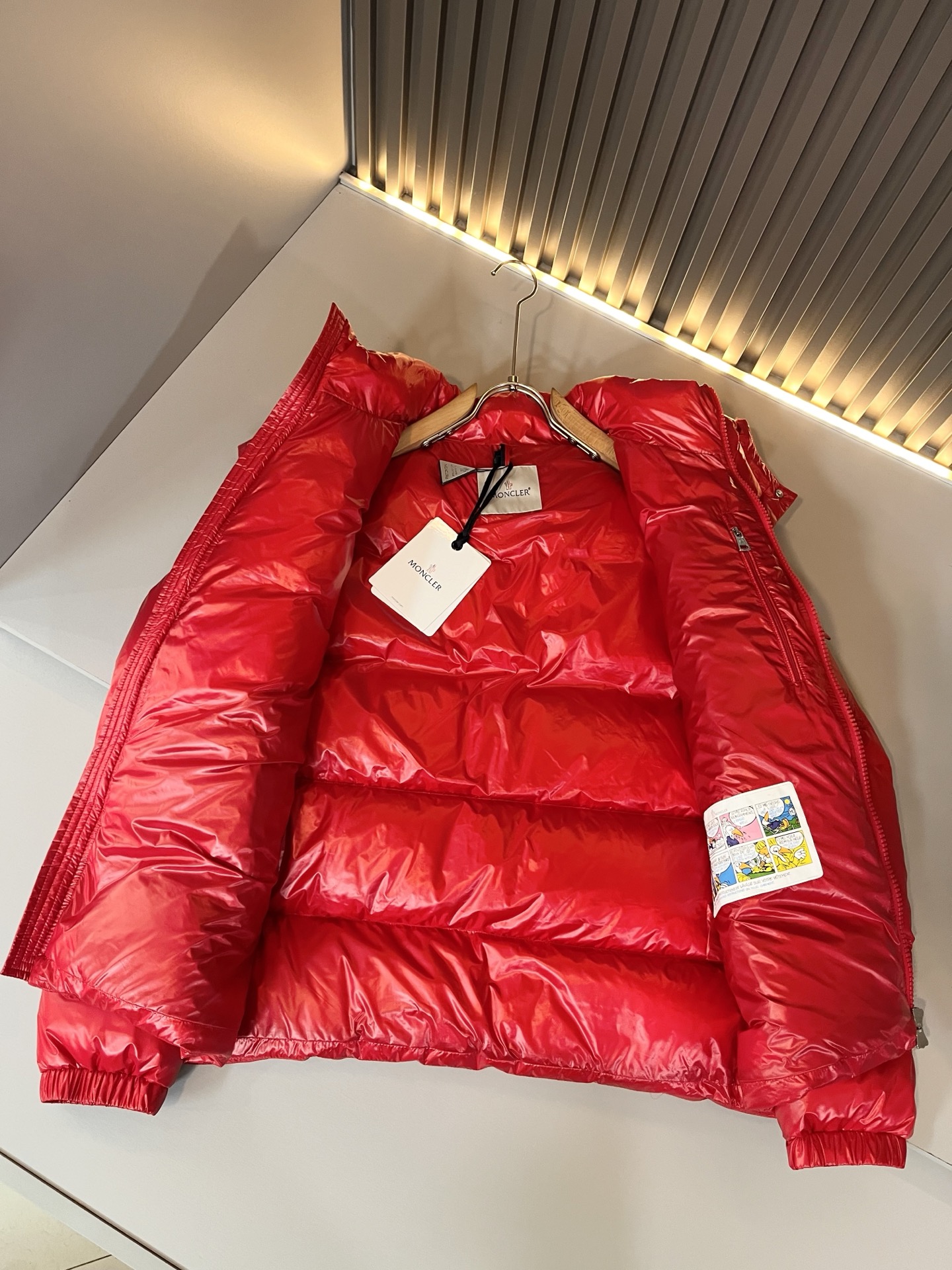 Mon*ler蒙口 2025秋冬新款男女同款👫羽绒服 ！年度的压轴款登场...匠心技艺于一身的经典款.高