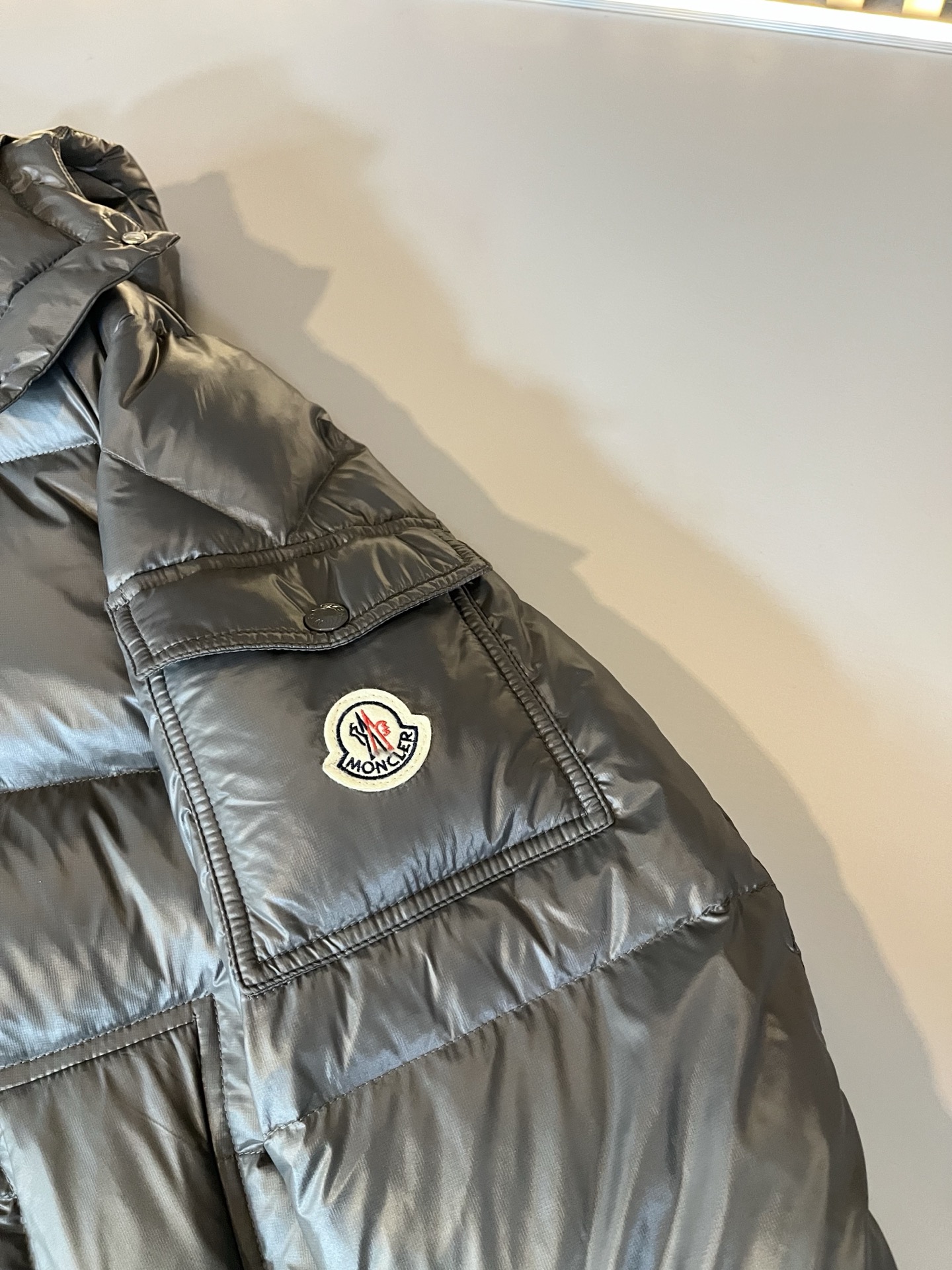 Mon*ler蒙口 2025秋冬新款男女同款👫羽绒服 ！年度的压轴款登场...匠心技艺于一身的经典款.高