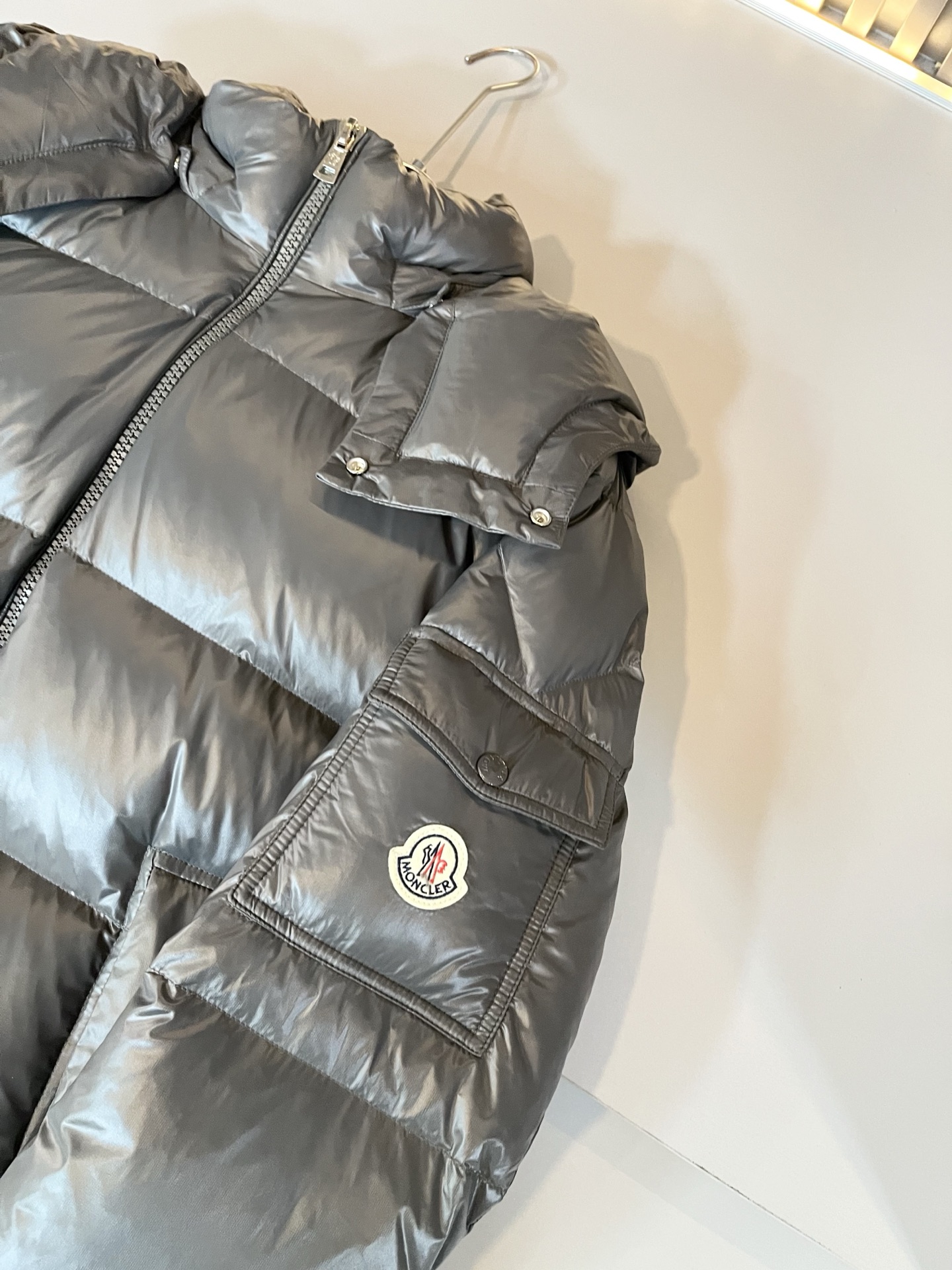 Mon*ler蒙口 2025秋冬新款男女同款👫羽绒服 ！年度的压轴款登场...匠心技艺于一身的经典款.高