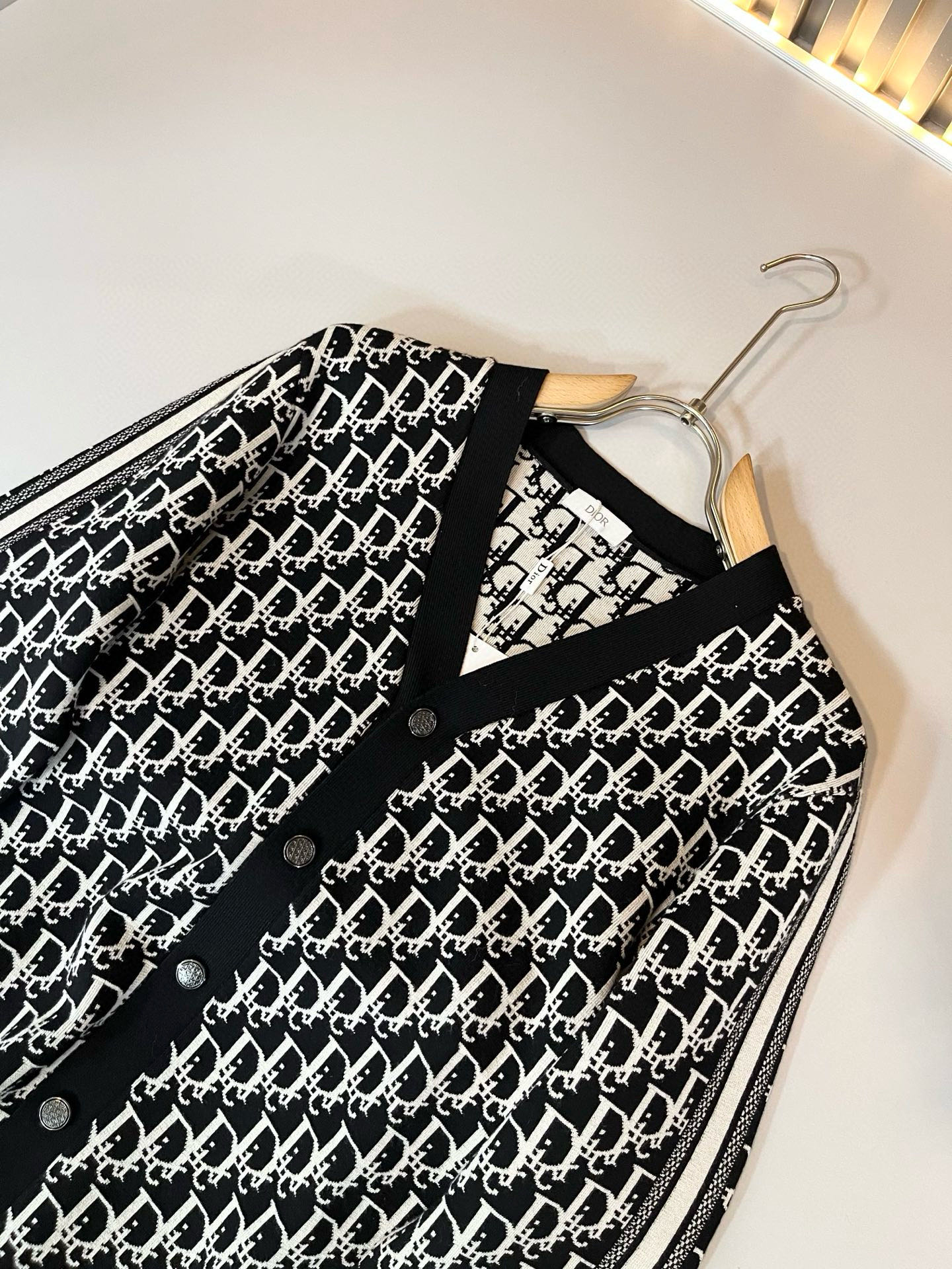 Dio*r迪*奥 2025秋冬男士休闲针织羊毛开衫，贸易公司渠道稀出，同步官网发售，男神女神最为期待的精