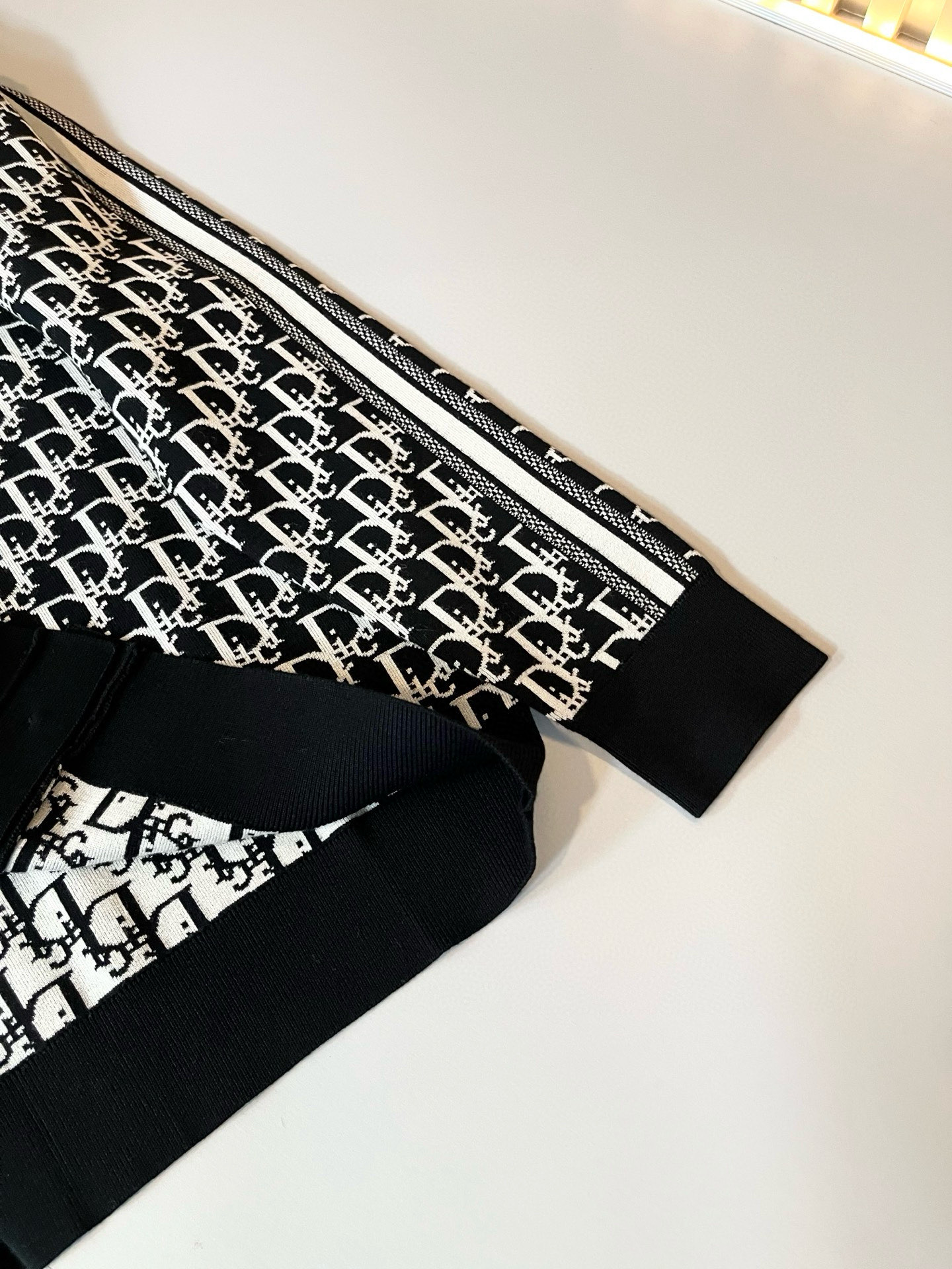 Dio*r迪*奥 2025秋冬男士休闲针织羊毛开衫，贸易公司渠道稀出，同步官网发售，男神女神最为期待的精