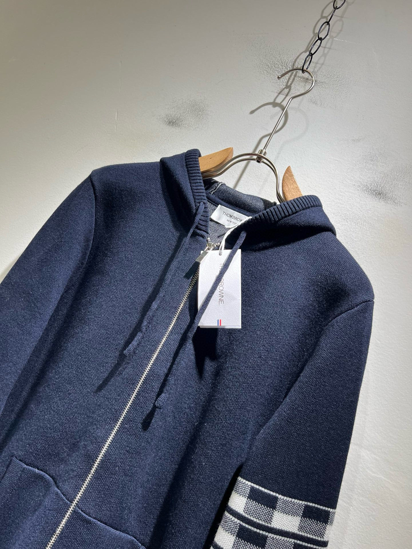 ThomBrow*e汤姆*朗2025秋冬新款男女同款👫拉链针织连帽羊毛衫，今年的专柜新品，男女同款👫超软