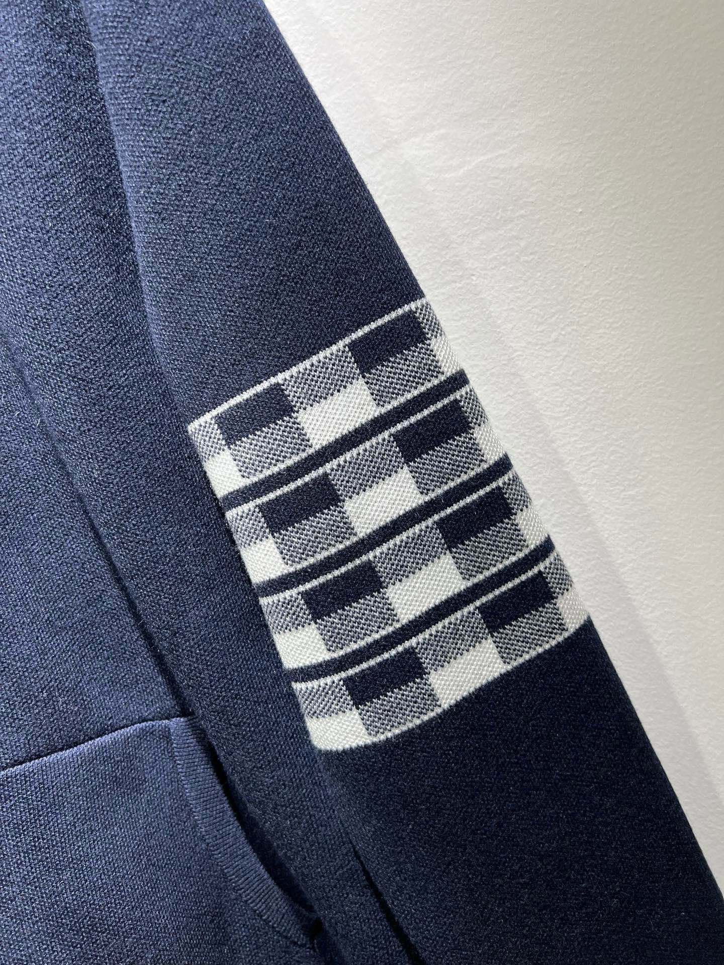 ThomBrow*e汤姆*朗2025秋冬新款男女同款👫拉链针织连帽羊毛衫，今年的专柜新品，男女同款👫超软