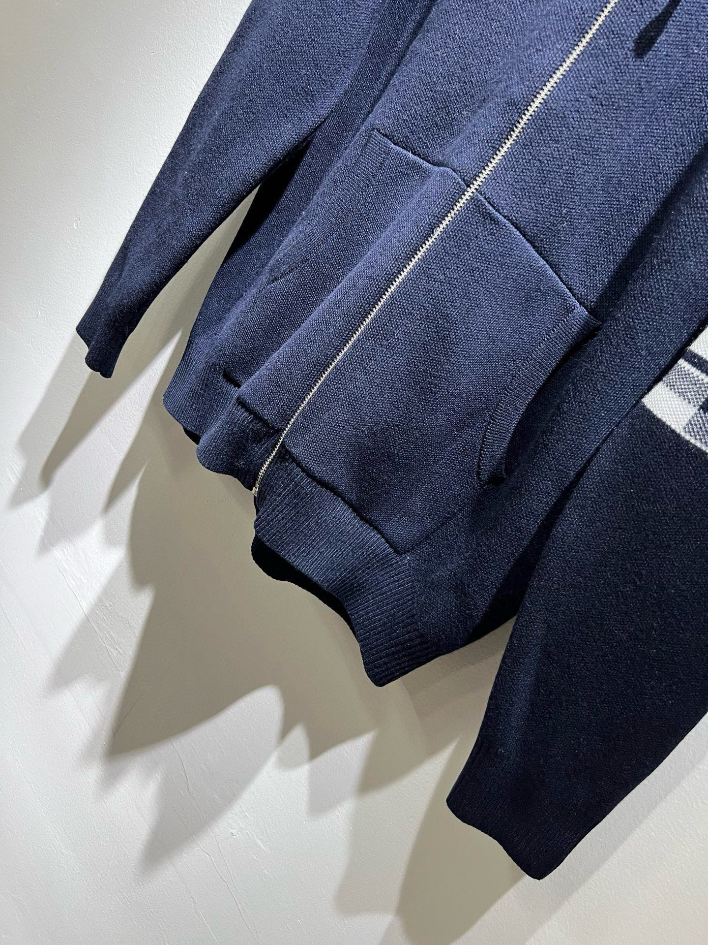 ThomBrow*e汤姆*朗2025秋冬新款男女同款👫拉链针织连帽羊毛衫，今年的专柜新品，男女同款👫超软