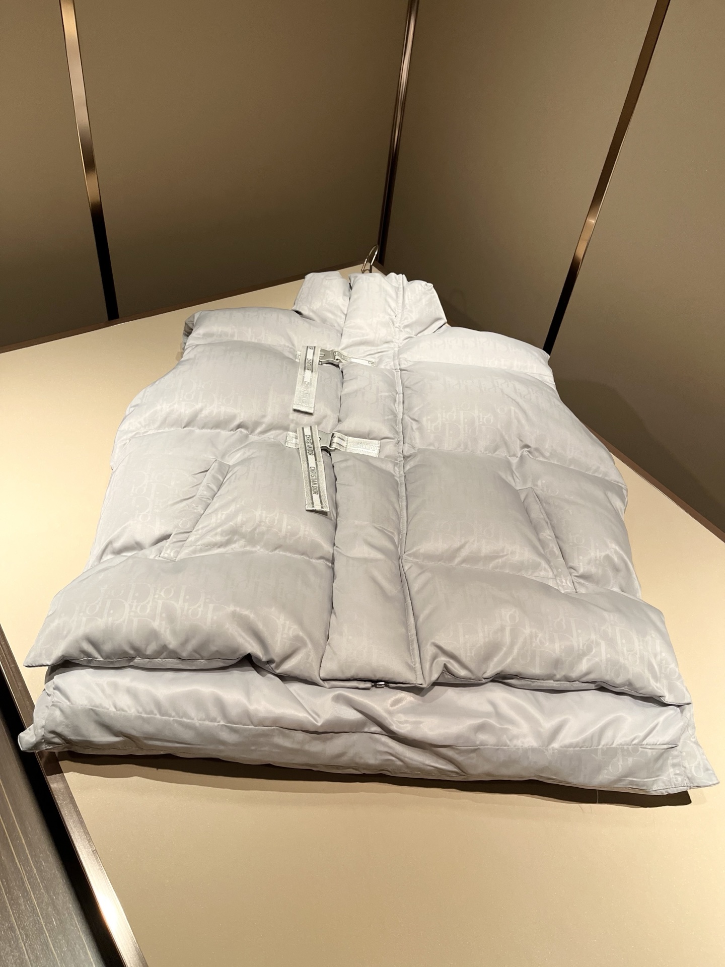 Dio*r迪*奥2025秋冬男士薄棉服马甲夹克外套，最新时尚休闲夹克，贸易公司渠道稀出，同步官网发售，胸