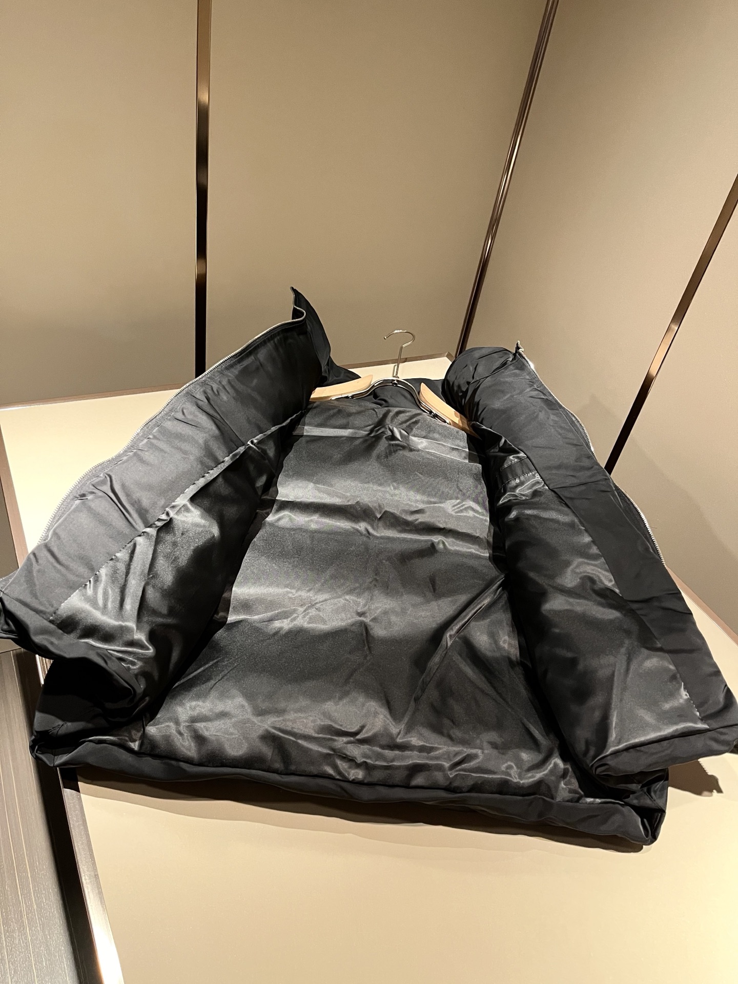 PRAD*A普*达2025秋冬休闲棉服马甲夹克外套，最新时尚休闲拉链夹克，时尚夹克外套!贸易公司渠道稀出