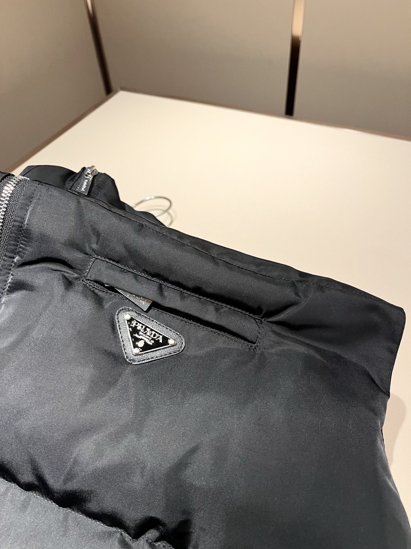 PRAD*A普*达2025秋冬休闲棉服马甲夹克外套，最新时尚休闲拉链夹克，时尚夹克外套!贸易公司渠道稀出