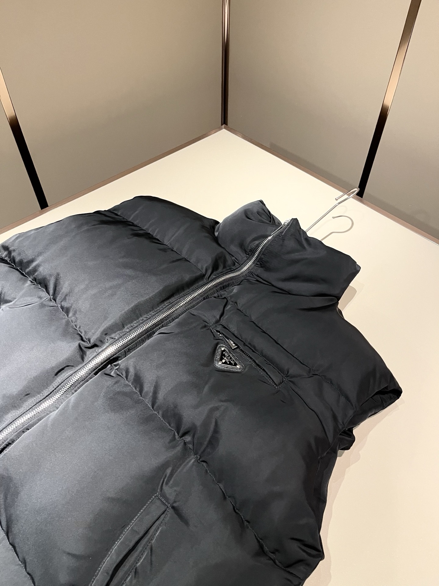 PRAD*A普*达2025秋冬休闲棉服马甲夹克外套，最新时尚休闲拉链夹克，时尚夹克外套!贸易公司渠道稀出