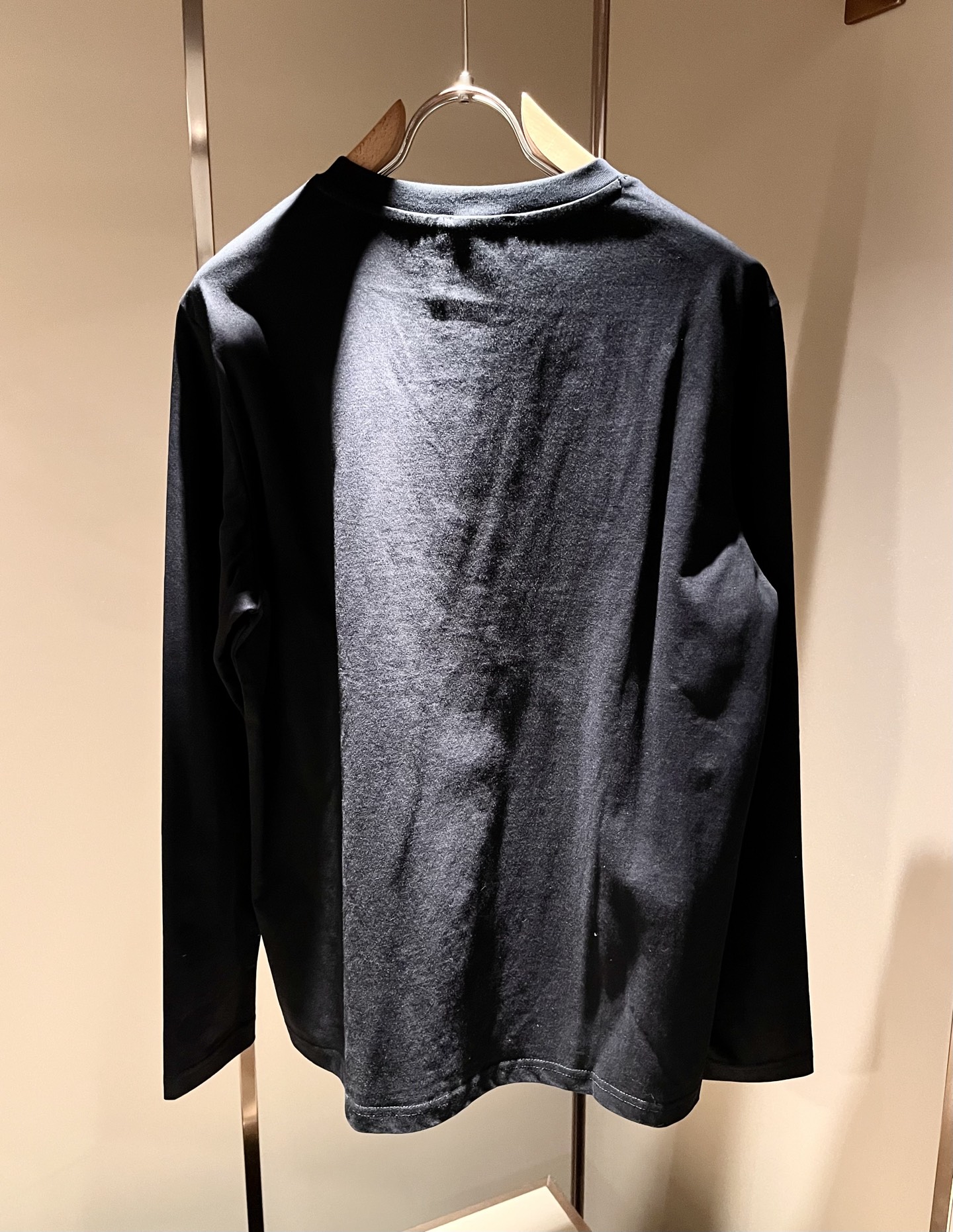 JIL SANDER 2025秋季新款男女同款👫长袖打底衫，户外品牌可能大家第一想到的就是加拿大鹅、始祖