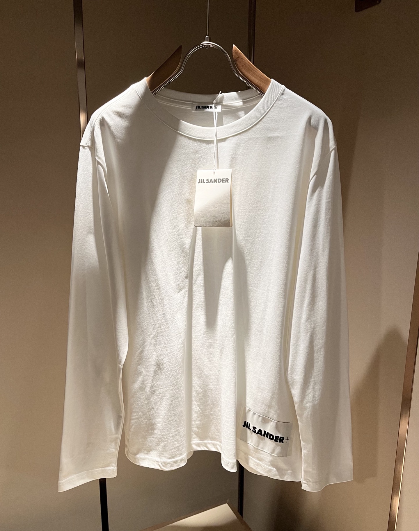 JIL SANDER 2025秋季新款男女同款👫长袖打底衫，户外品牌可能大家第一想到的就是加拿大鹅、始祖