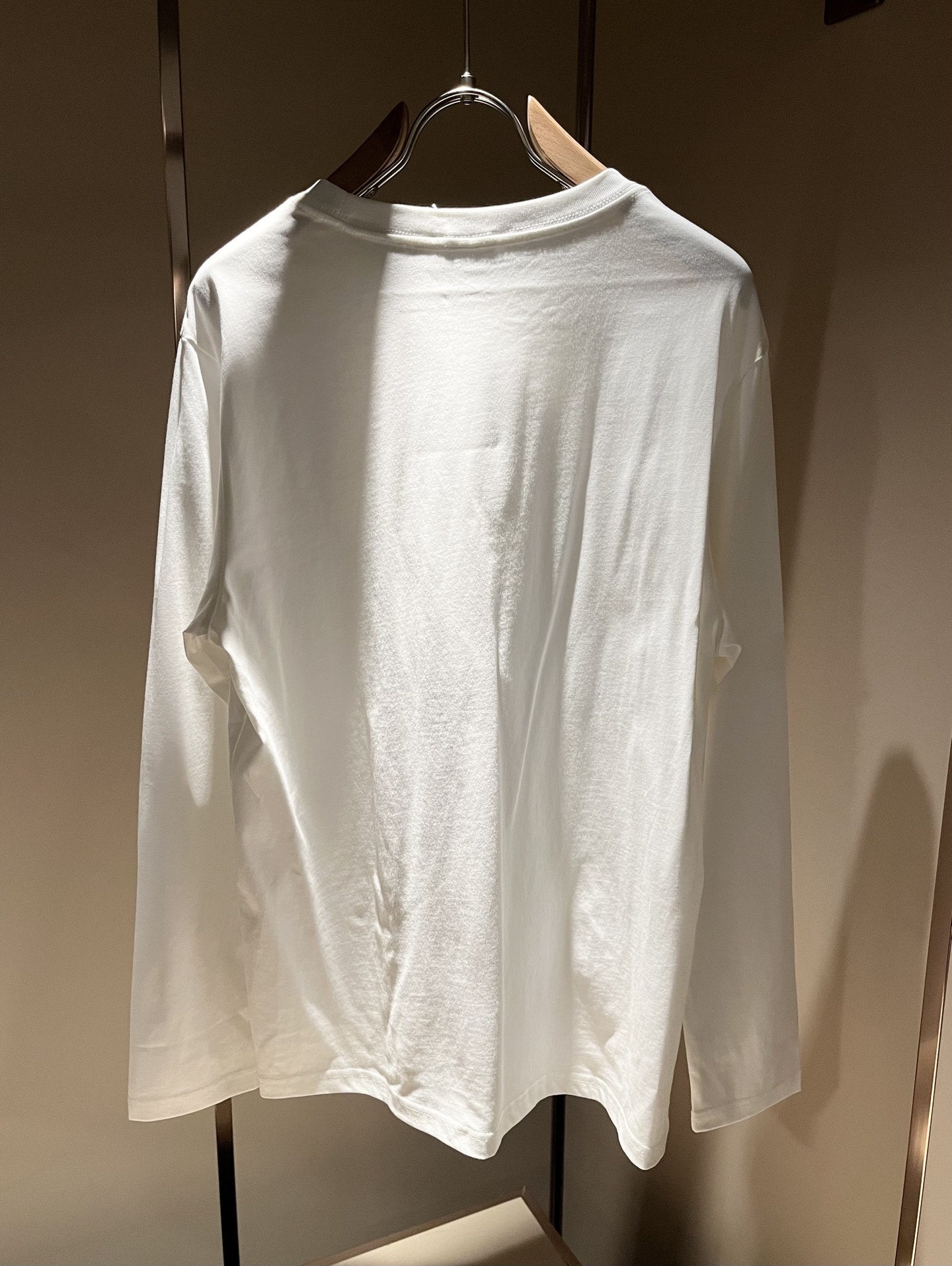 JIL SANDER 2025秋季新款男女同款👫长袖打底衫，户外品牌可能大家第一想到的就是加拿大鹅、始祖