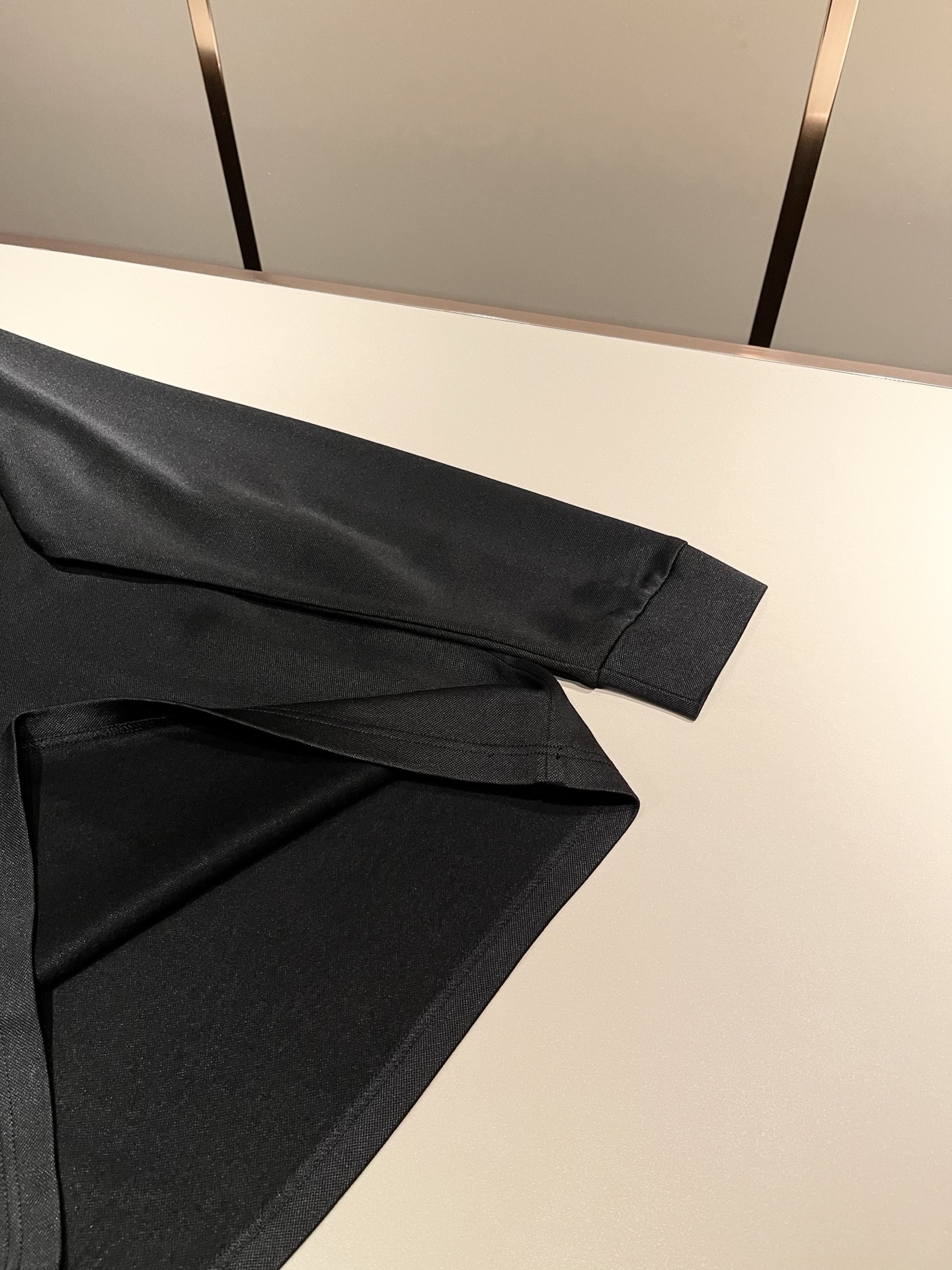 Prad*普*达 2025秋冬季新款经典元素Polo衫，经典大方的款式，可以穿十年都还是流行的那种，你一