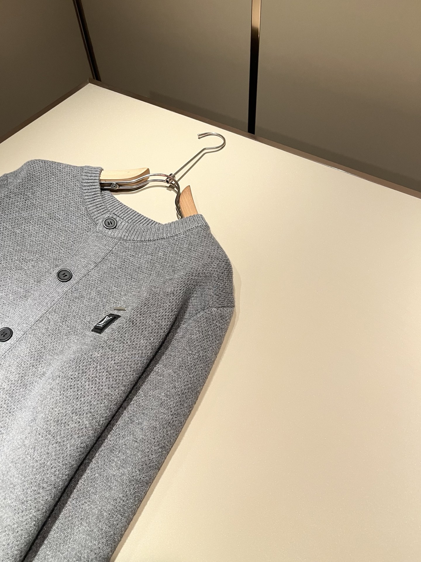 Louis Vuit*on 2025秋冬路易家族轻奢针织羊毛开衫！路易家族的新高端，细节品质永远的那么完