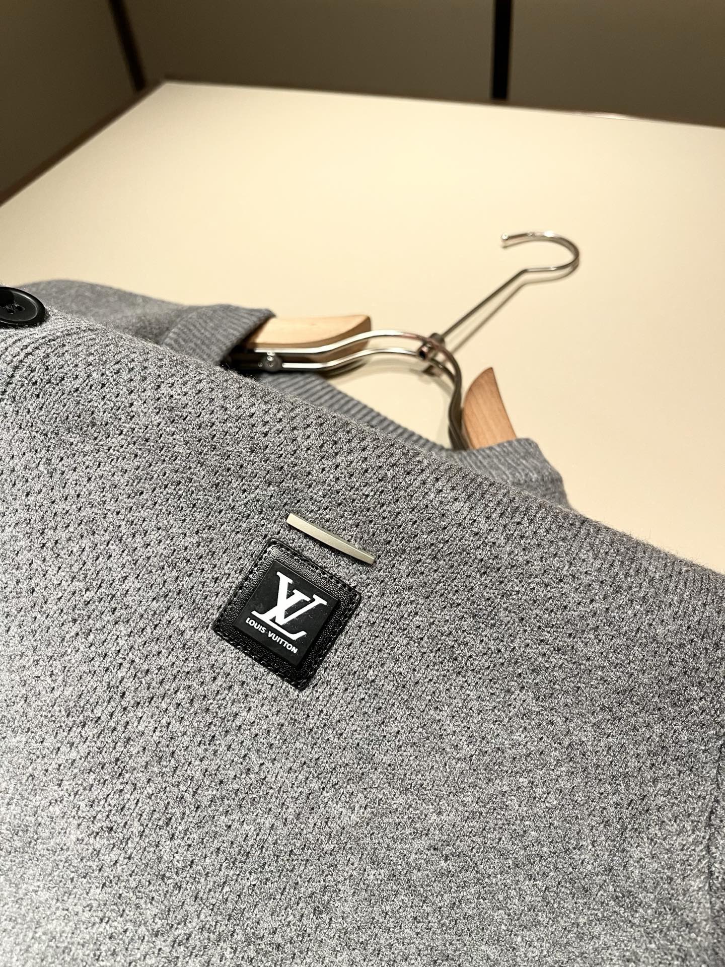 Louis Vuit*on 2025秋冬路易家族轻奢针织羊毛开衫！路易家族的新高端，细节品质永远的那么完