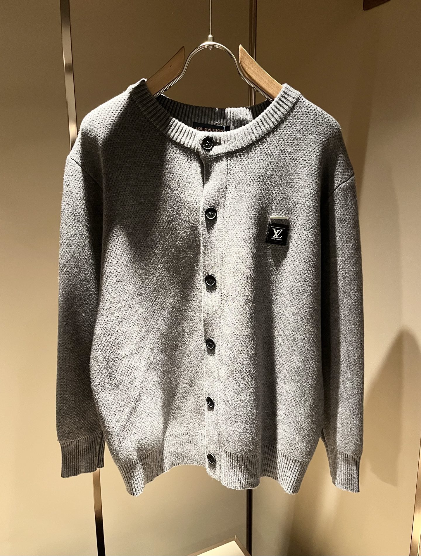 Louis Vuit*on 2025秋冬路易家族轻奢针织羊毛开衫！路易家族的新高端，细节品质永远的那么完