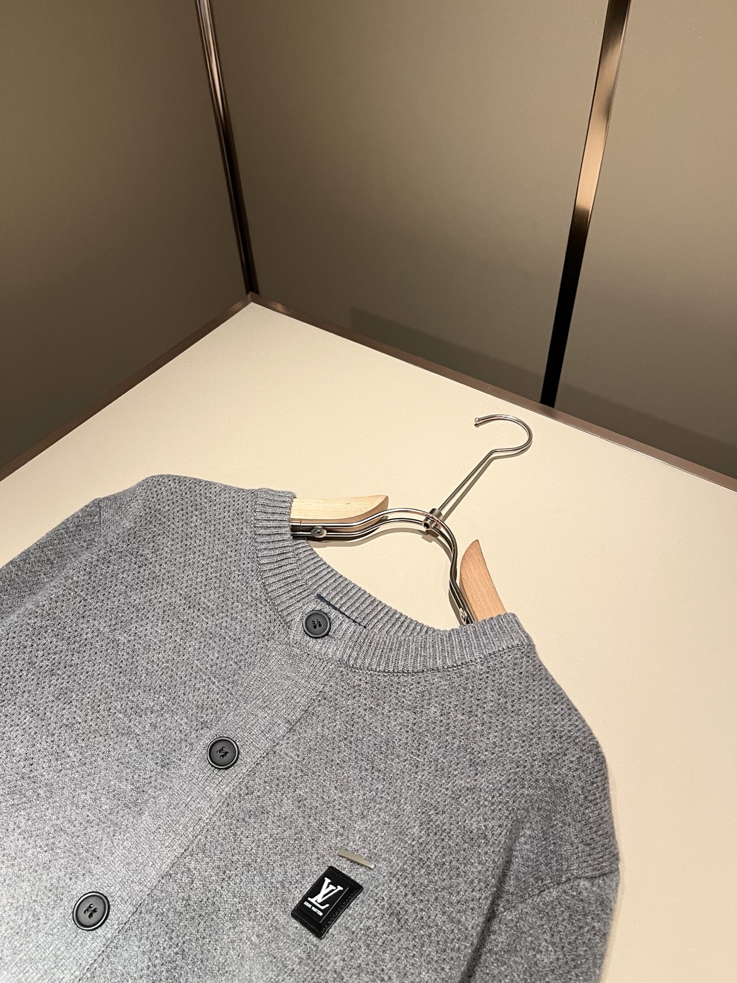 Louis Vuit*on 2025秋冬路易家族轻奢针织羊毛开衫！路易家族的新高端，细节品质永远的那么完