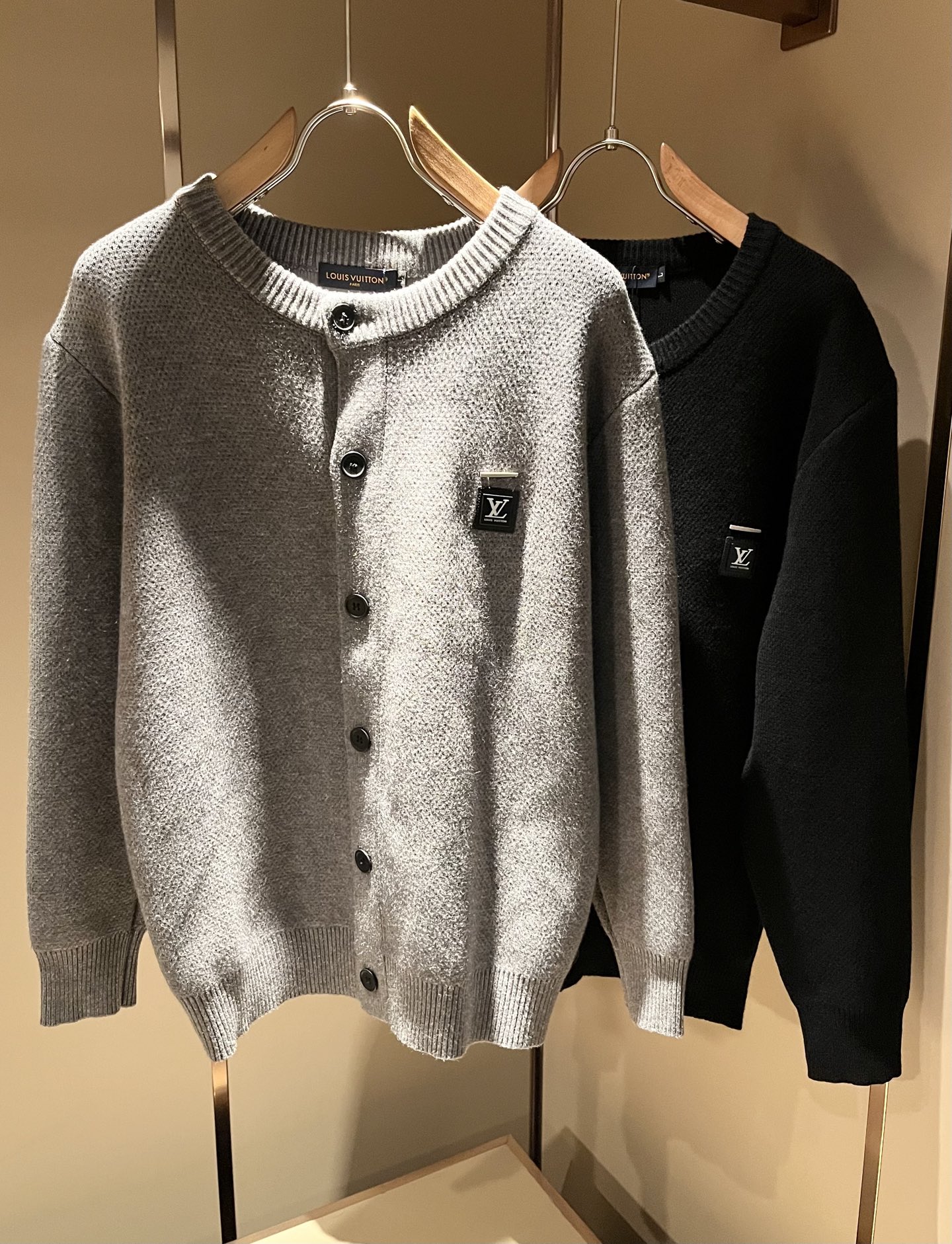 Louis Vuit*on 2025秋冬路易家族轻奢针织羊毛开衫！路易家族的新高端，细节品质永远的那么完