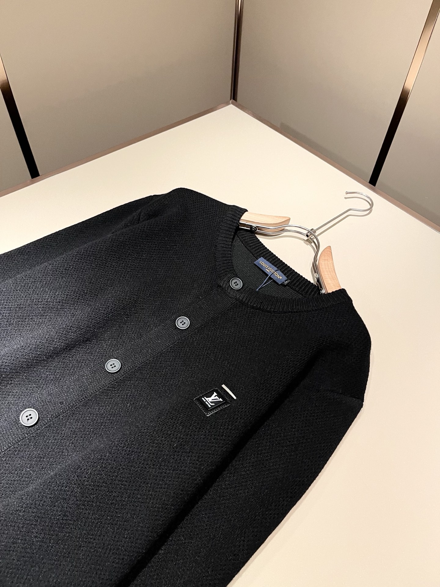 Louis Vuit*on 2025秋冬路易家族轻奢针织羊毛开衫！路易家族的新高端，细节品质永远的那么完