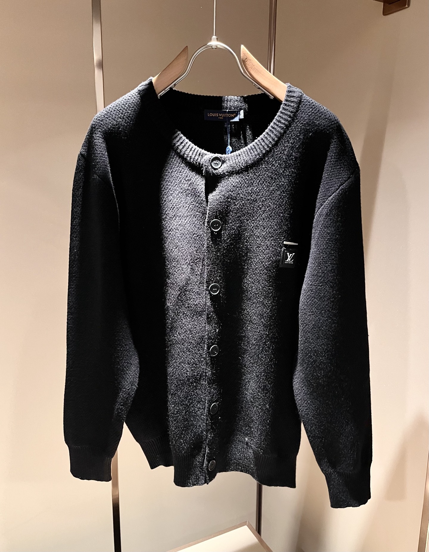 Louis Vuit*on 2025秋冬路易家族轻奢针织羊毛开衫！路易家族的新高端，细节品质永远的那么完