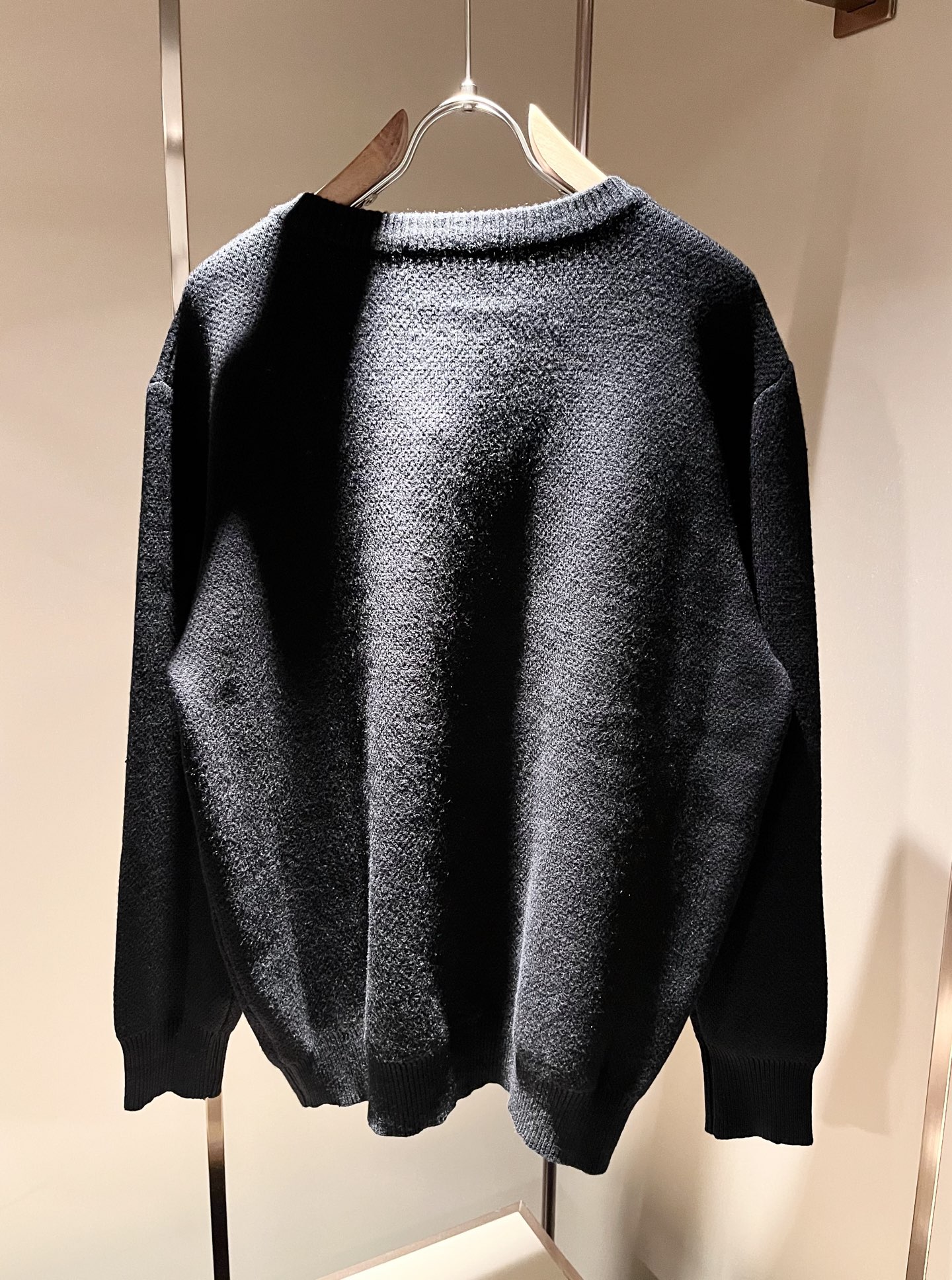 Louis Vuit*on 2025秋冬路易家族轻奢针织羊毛开衫！路易家族的新高端，细节品质永远的那么完