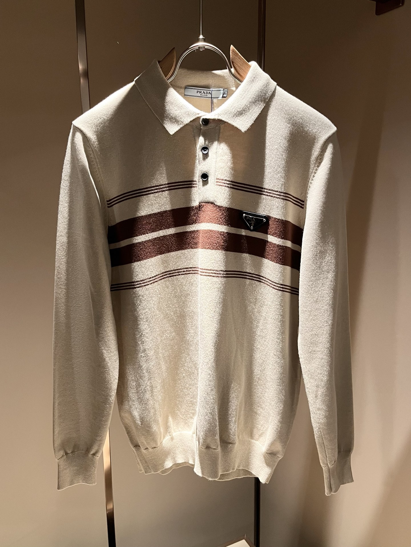 PRAD*A普*达2025秋冬新款男士针织羊毛衫，最新款全网独家首上！！~既经典有时尚百搭，谁不爱啊，将