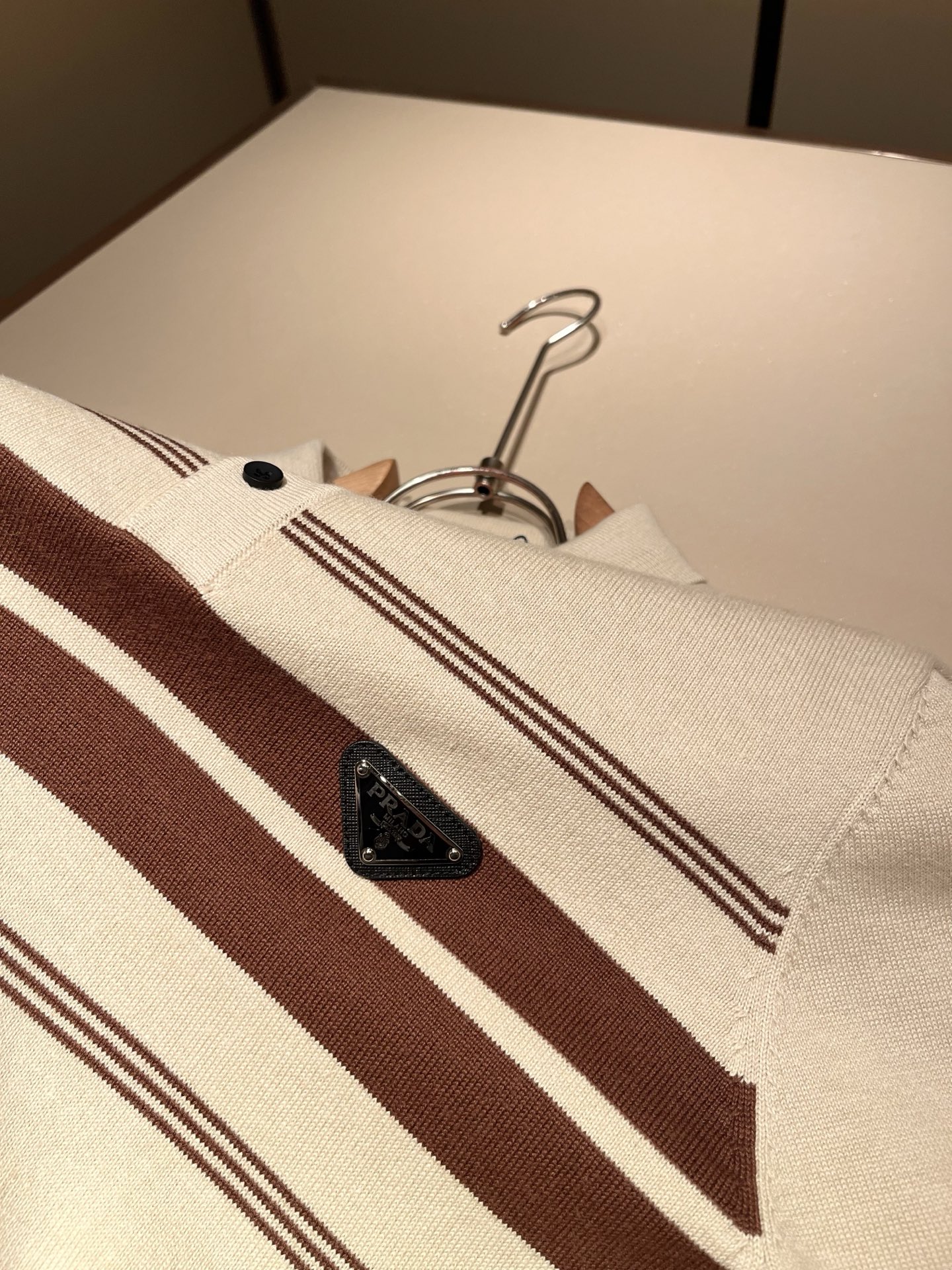 PRAD*A普*达2025秋冬新款男士针织羊毛衫，最新款全网独家首上！！~既经典有时尚百搭，谁不爱啊，将