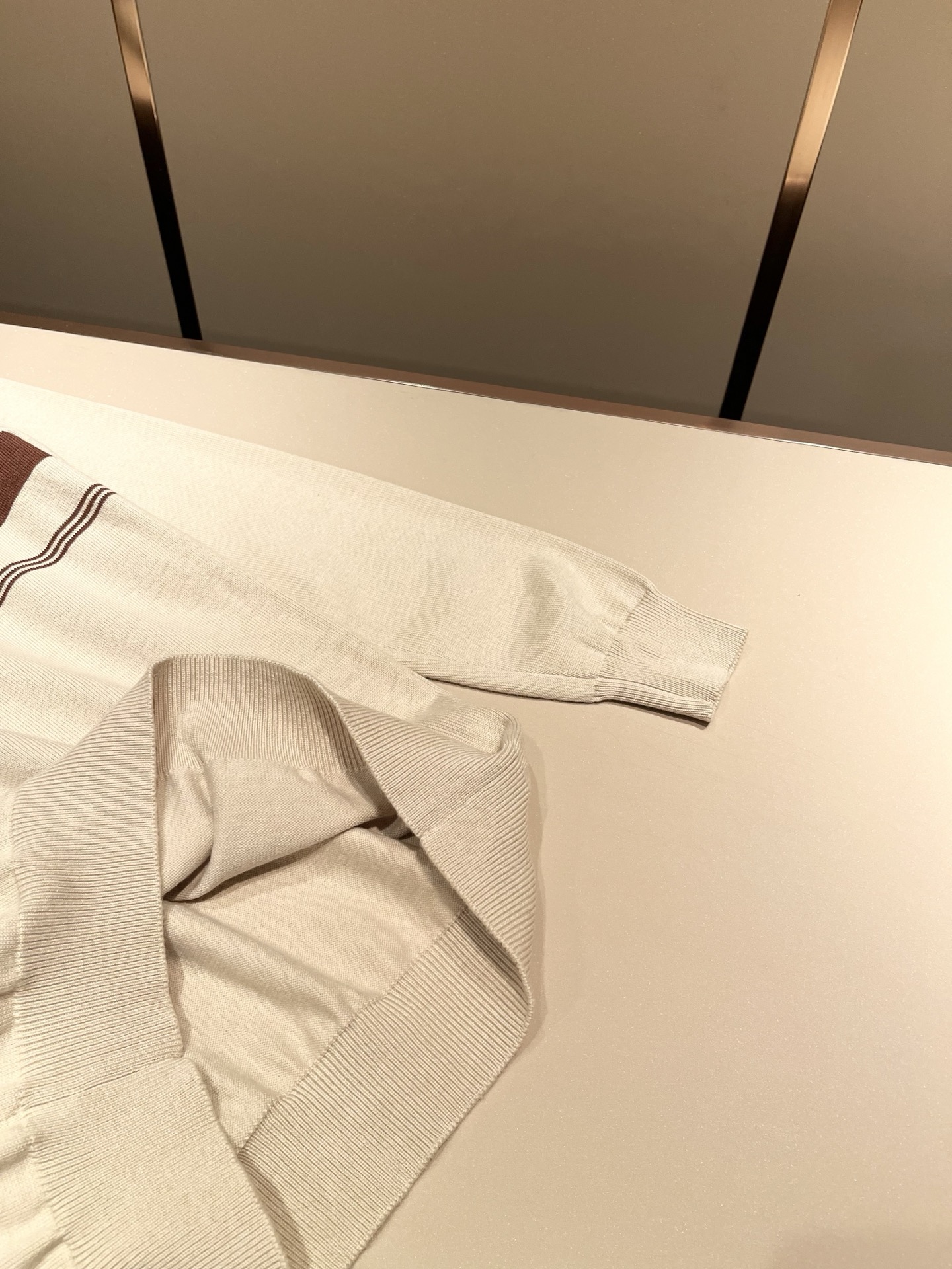 PRAD*A普*达2025秋冬新款男士针织羊毛衫，最新款全网独家首上！！~既经典有时尚百搭，谁不爱啊，将