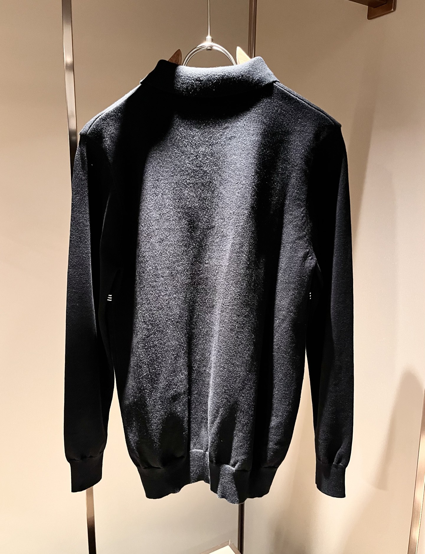 PRAD*A普*达2025秋冬新款男士针织羊毛衫，最新款全网独家首上！！~既经典有时尚百搭，谁不爱啊，将